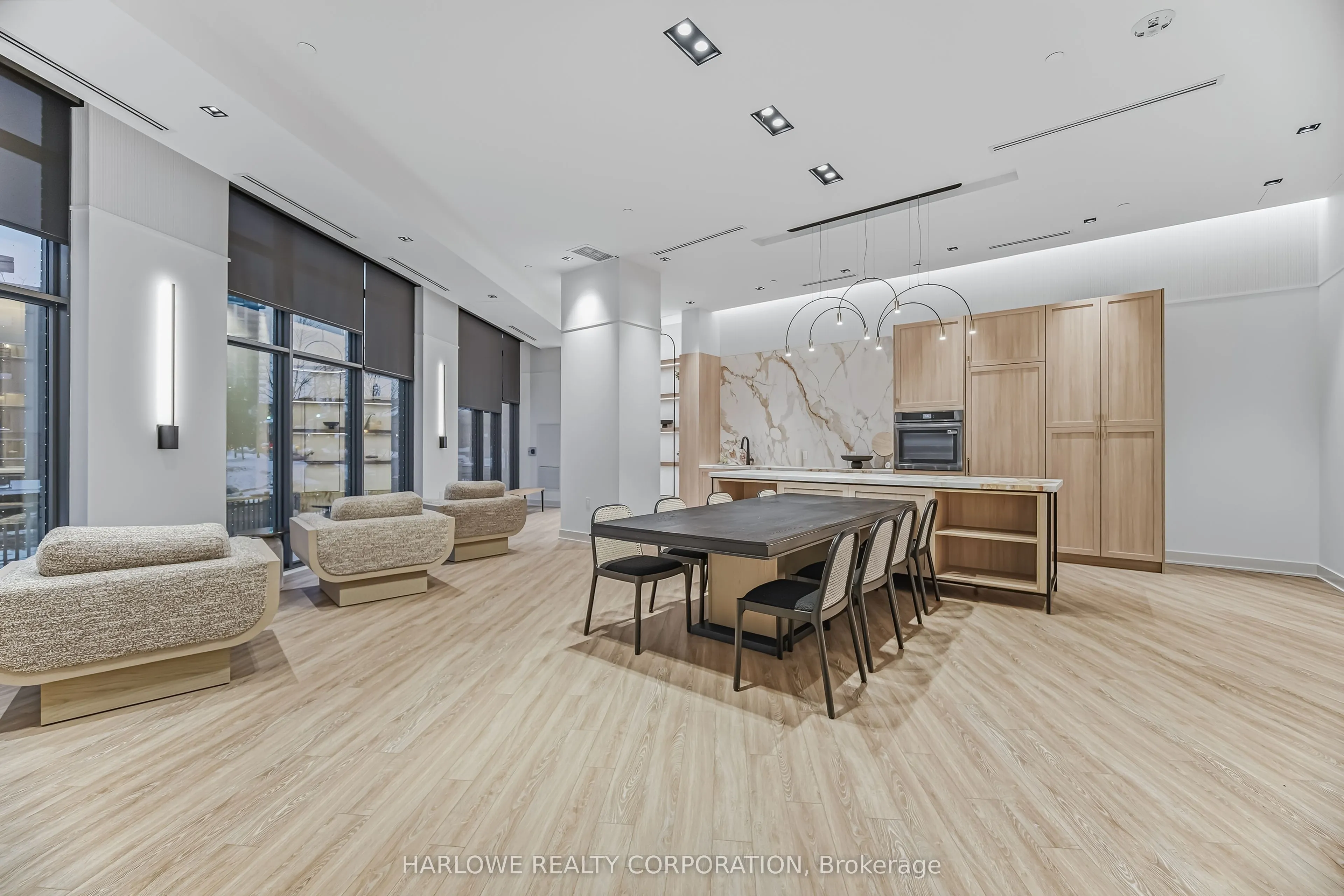 2088 James Street #307