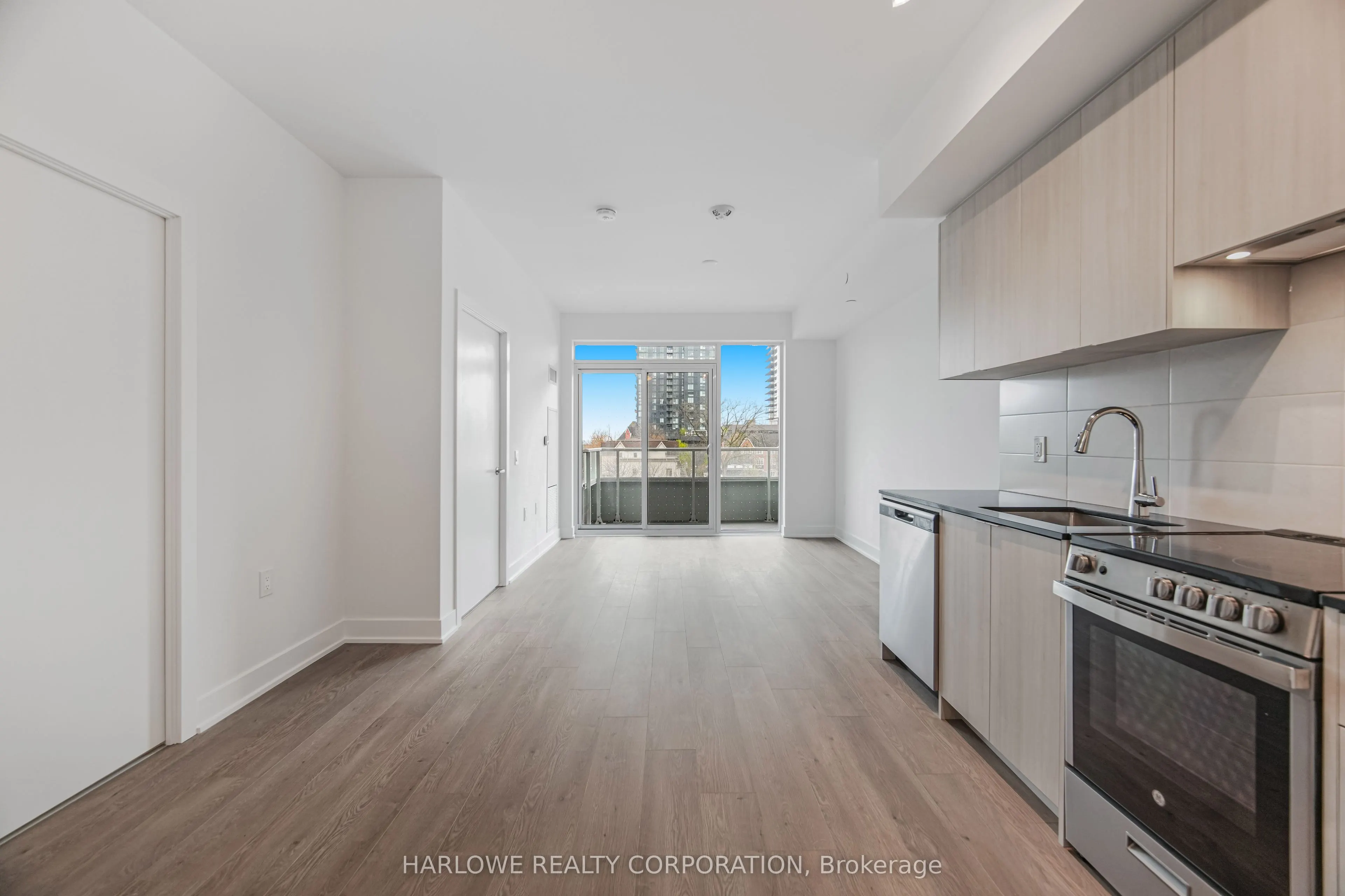 2088 James Street #307