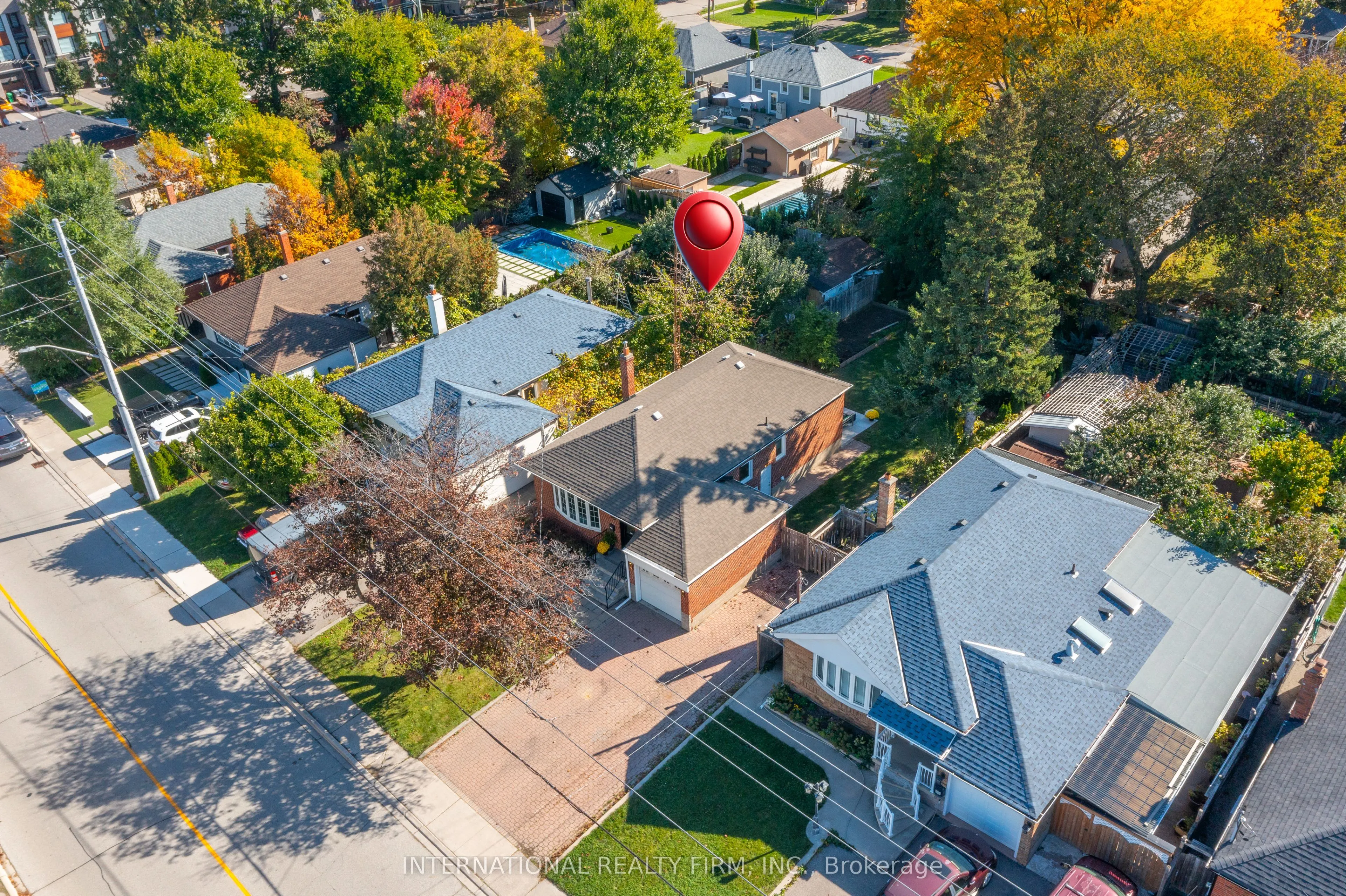 582 South Service Road