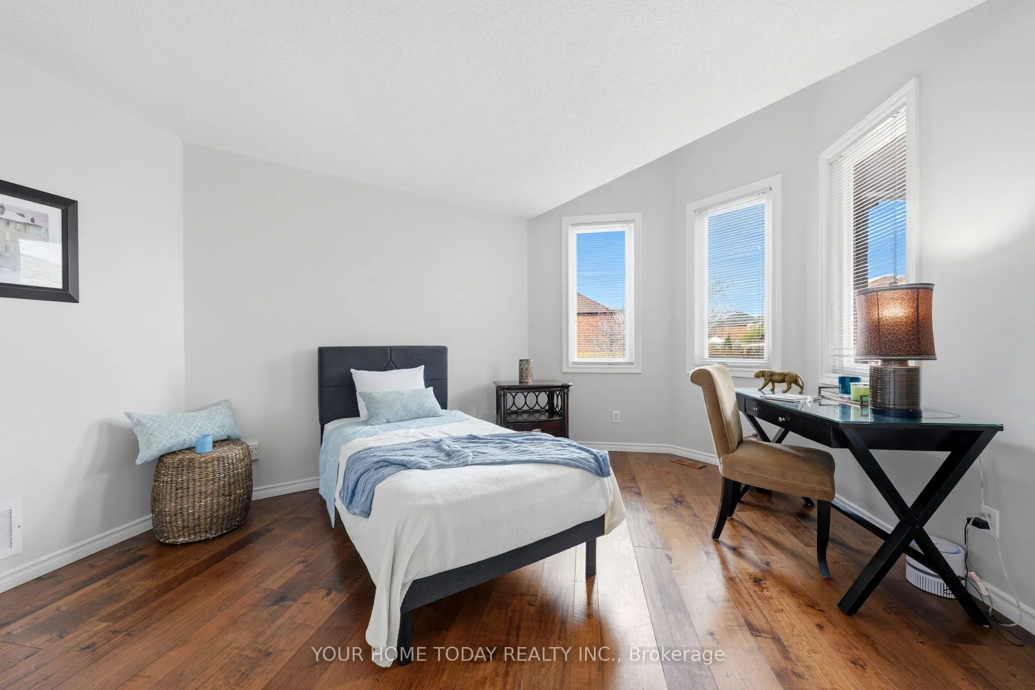96 Lauchlin Crescent