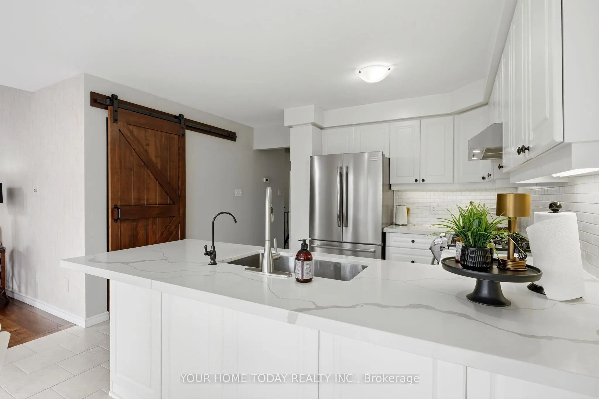96 Lauchlin Crescent