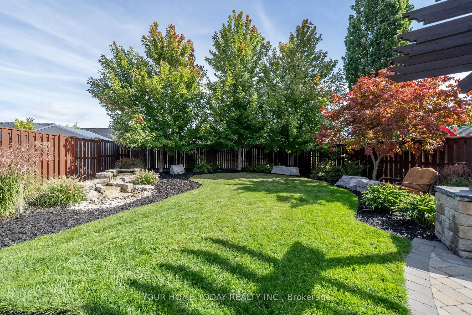 96 Lauchlin Crescent
