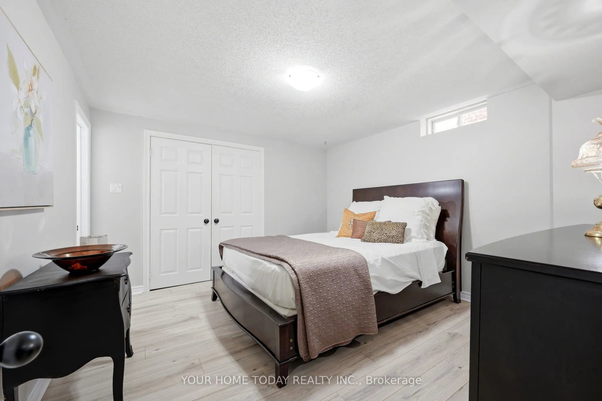 96 Lauchlin Crescent