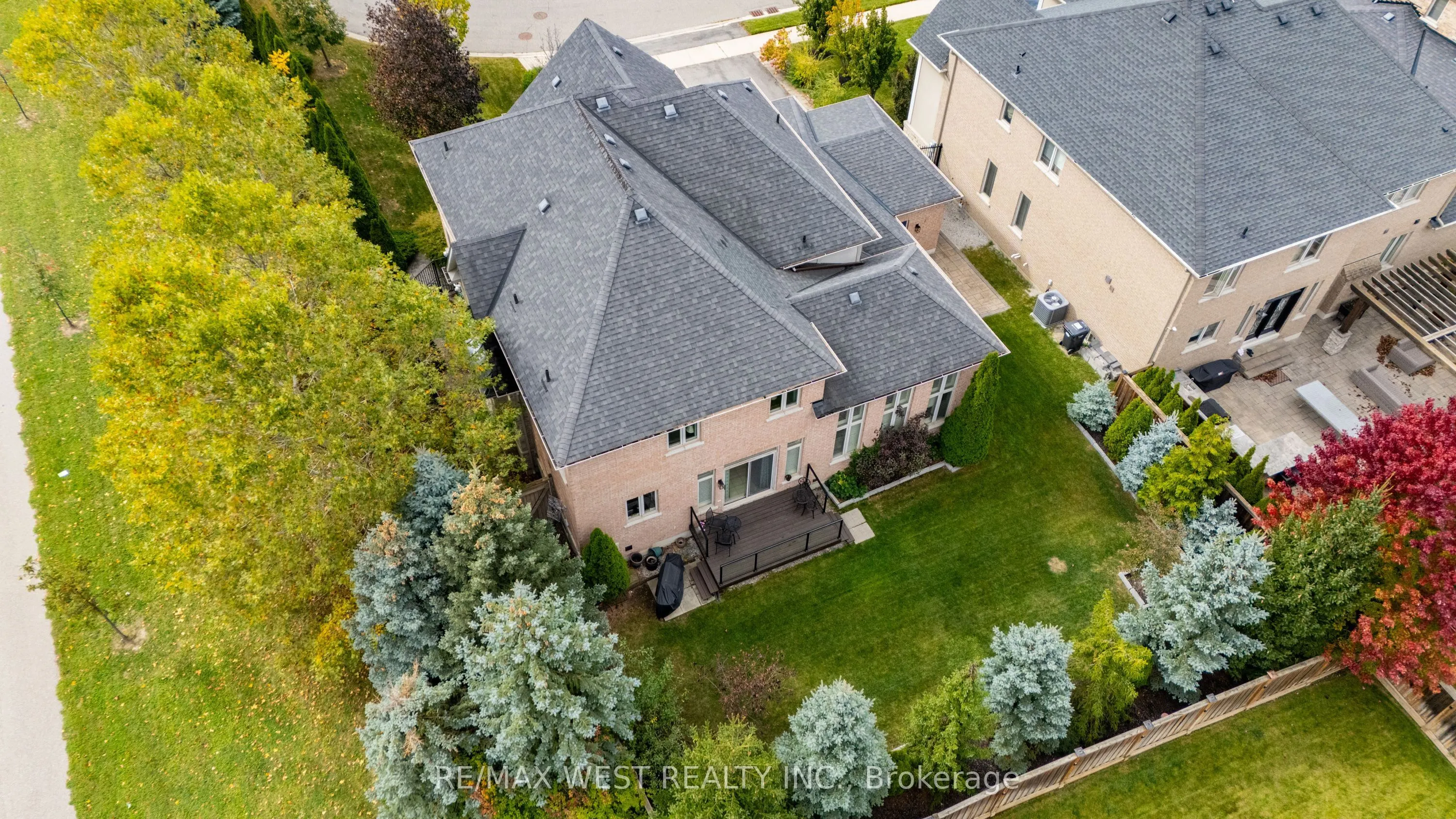 8 Calvados Crescent