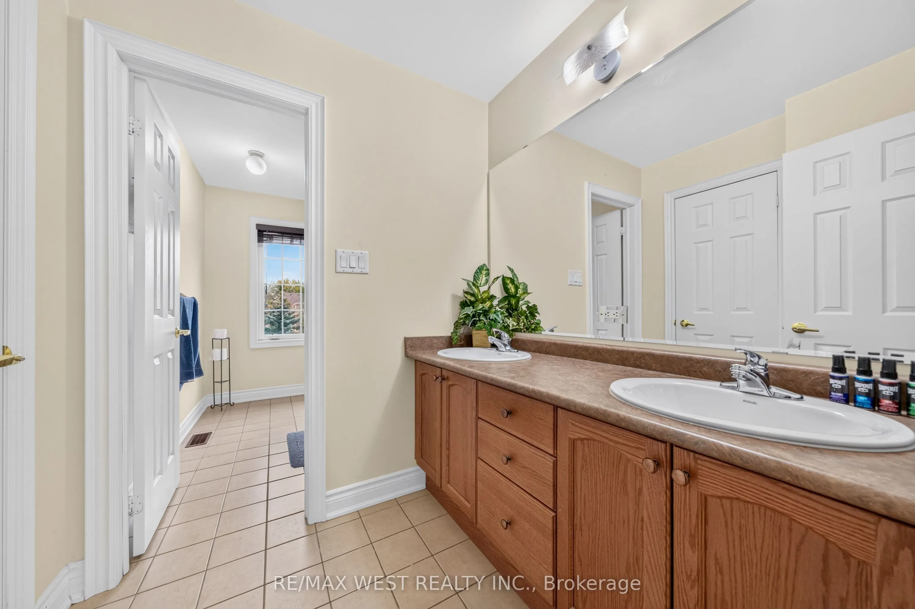 8 Calvados Crescent