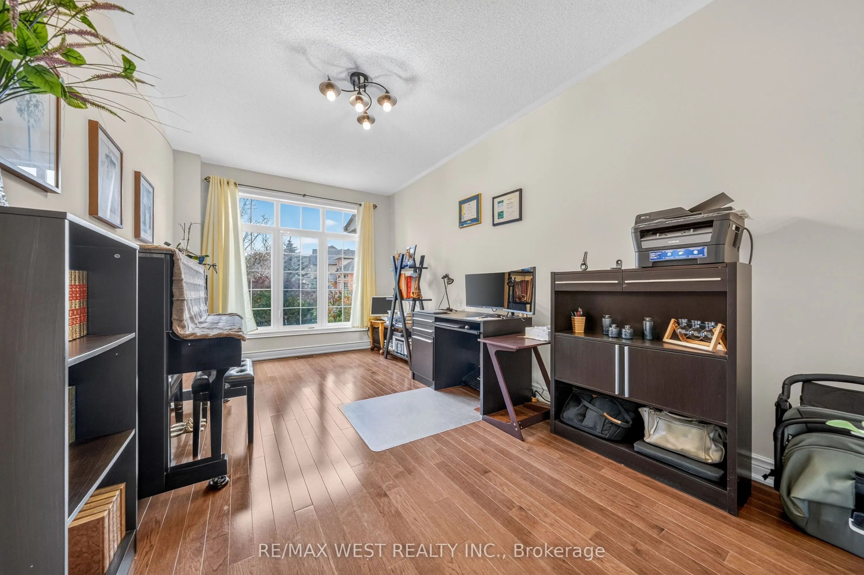 8 Calvados Crescent