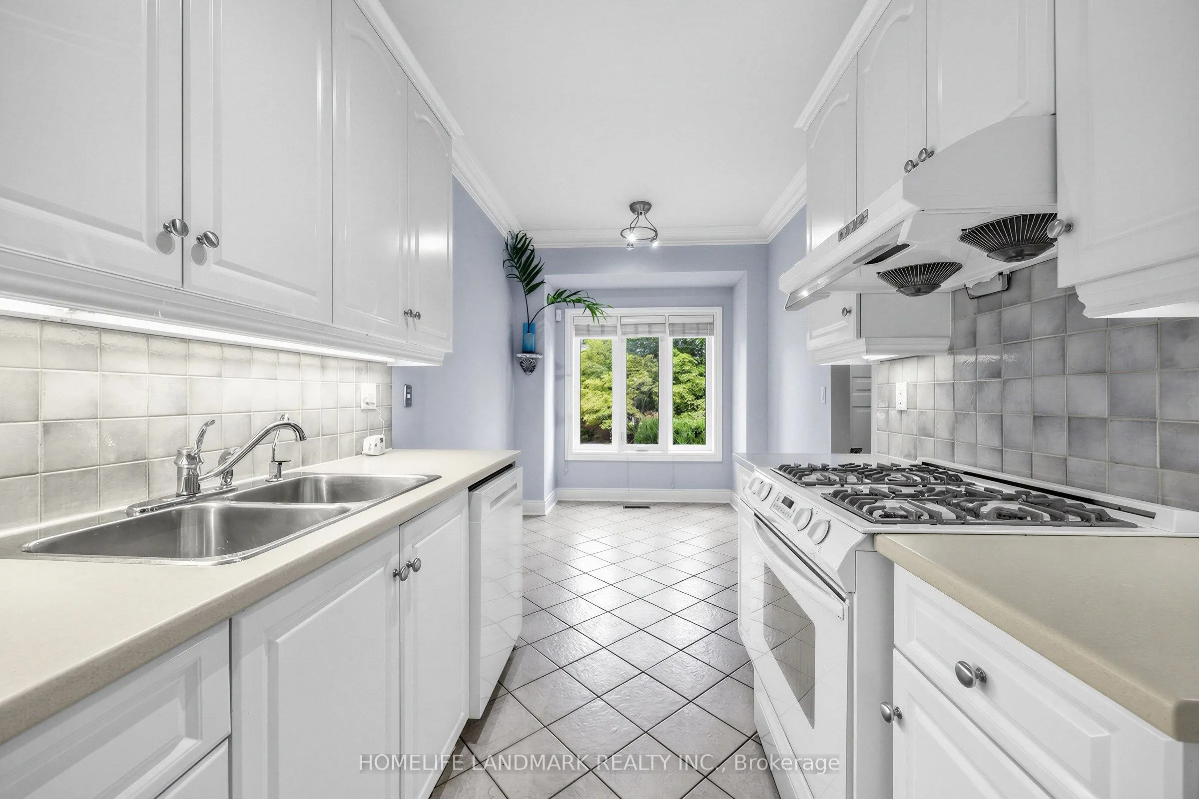 2283 Lake Shore Boulevard W #B