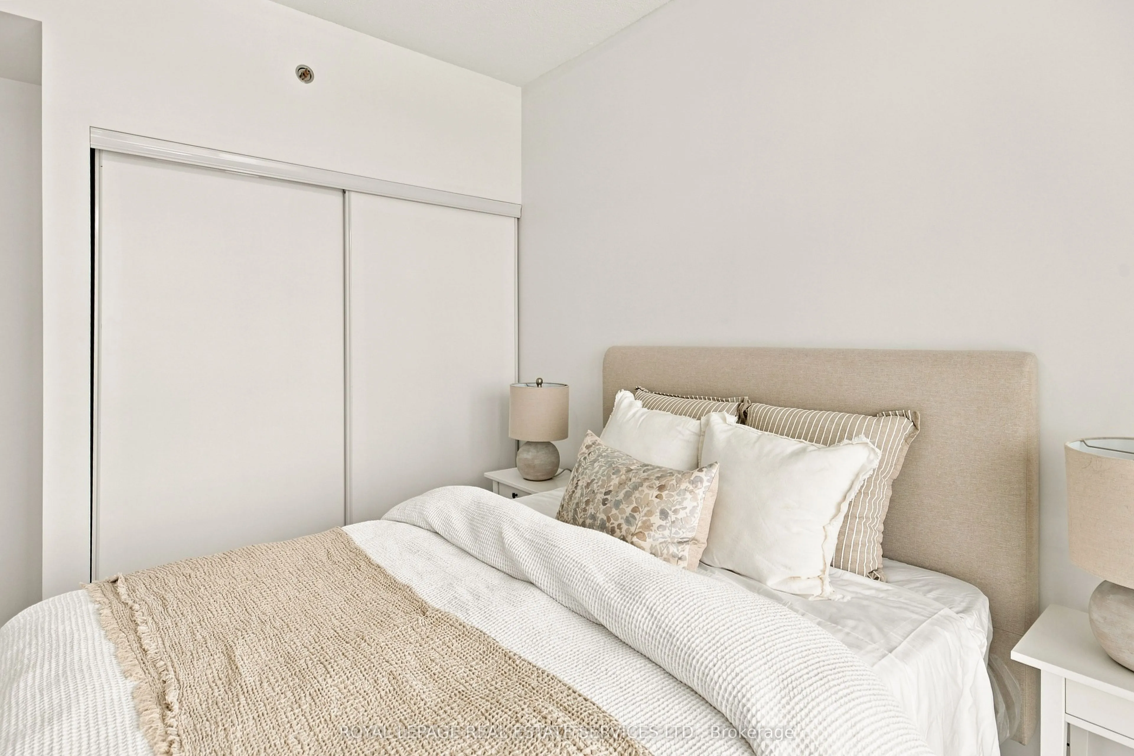 55 Speers Road #10