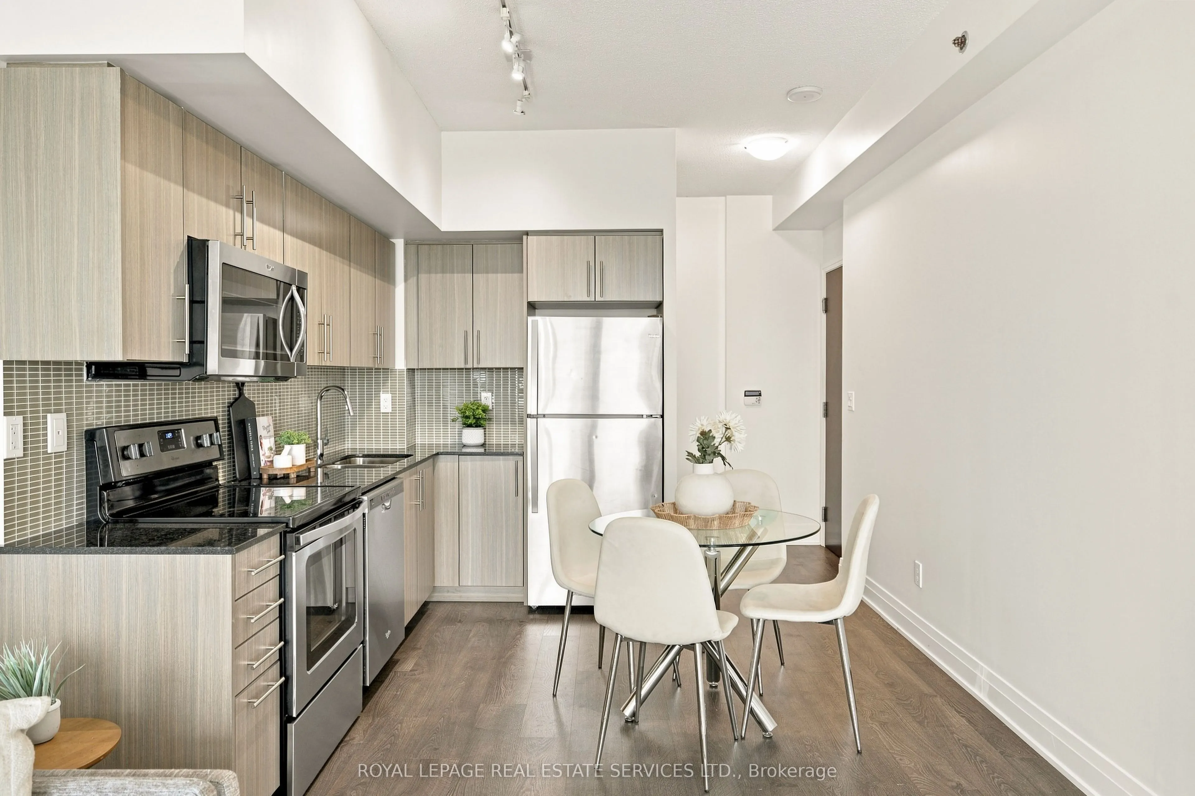 55 Speers Road #10