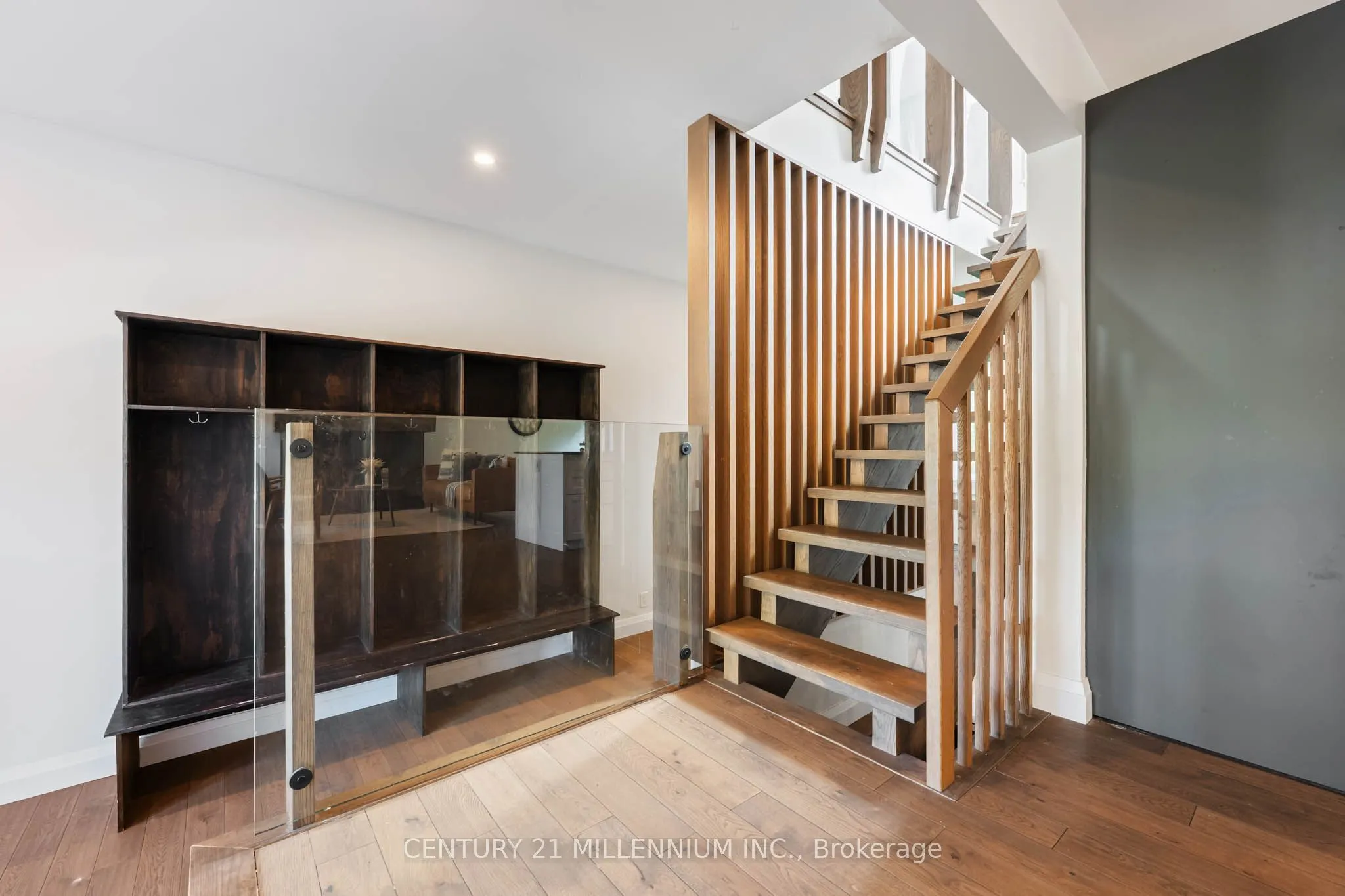 2 Amanda Street