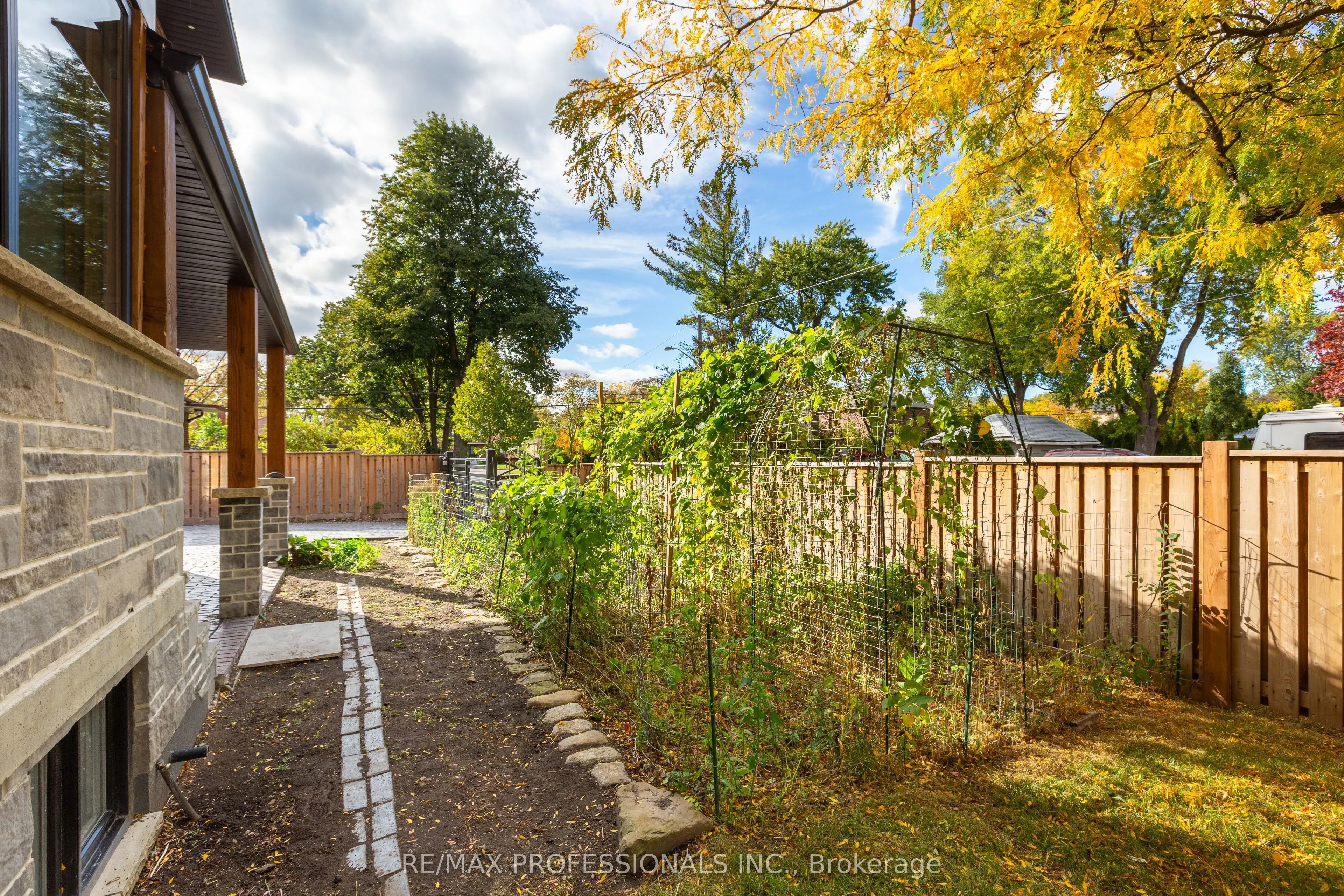 28 Martin Grove Road