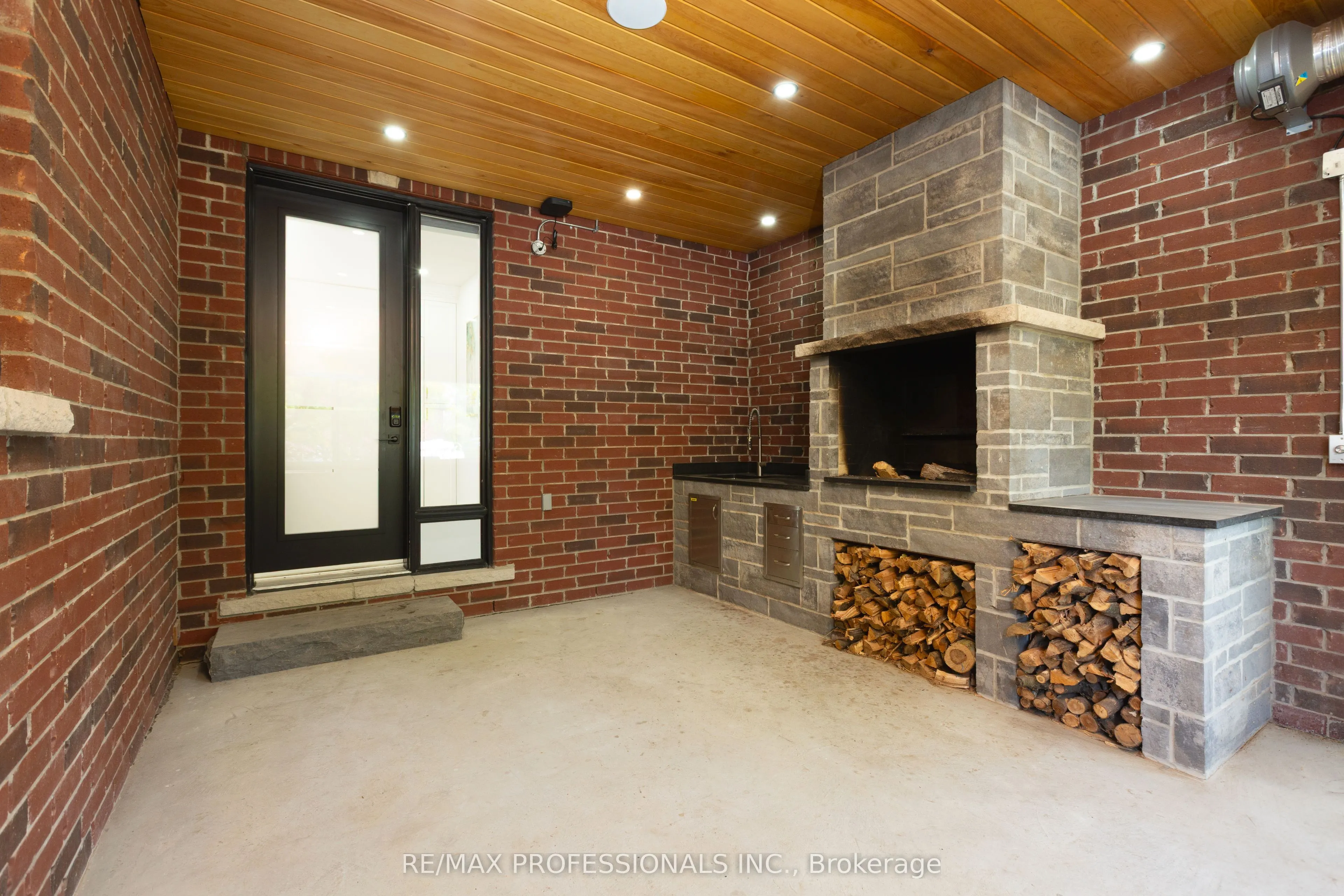 28 Martin Grove Road