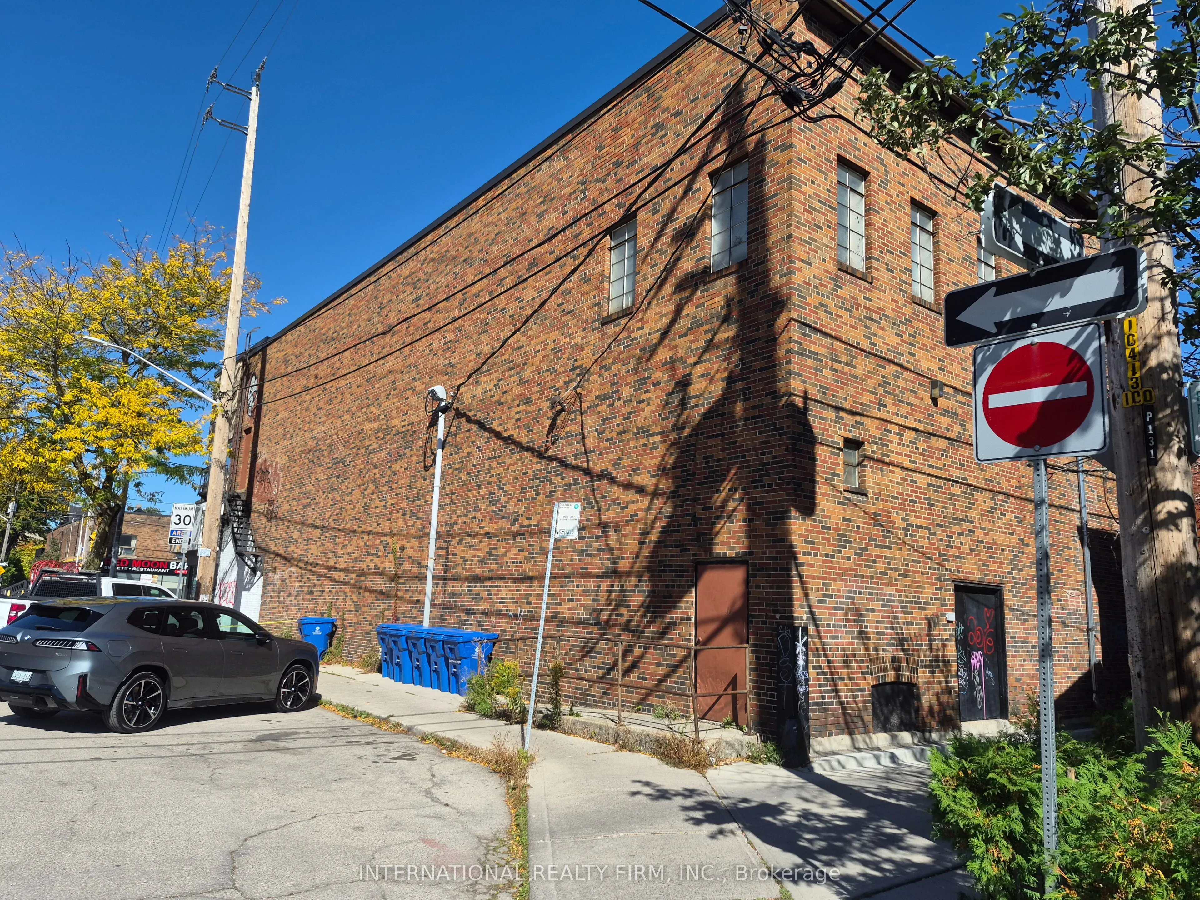 2869 Lake Shore Boulevard W #Entire building
