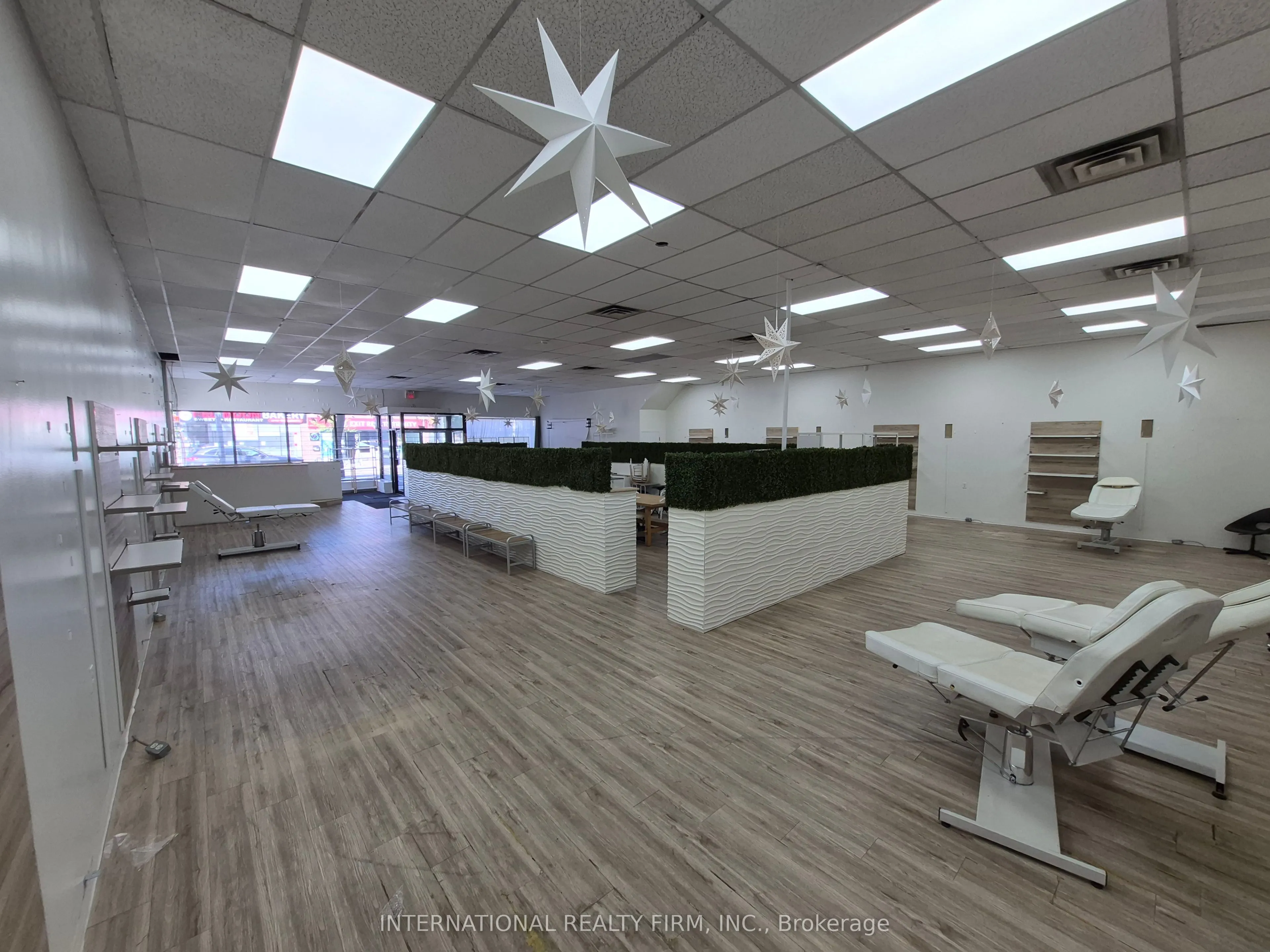 2869 Lake Shore Boulevard W #Entire building