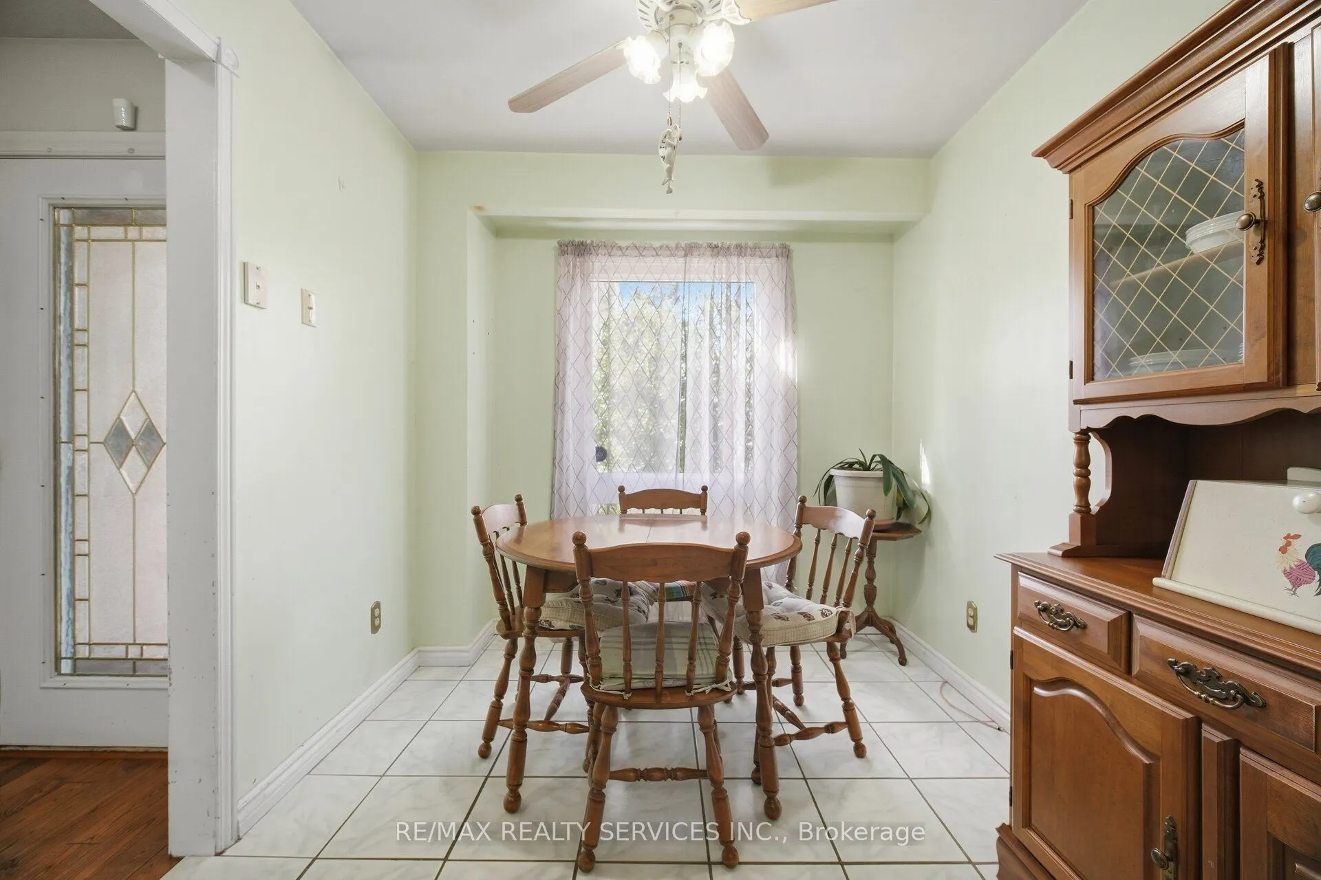 66 Hockley Path