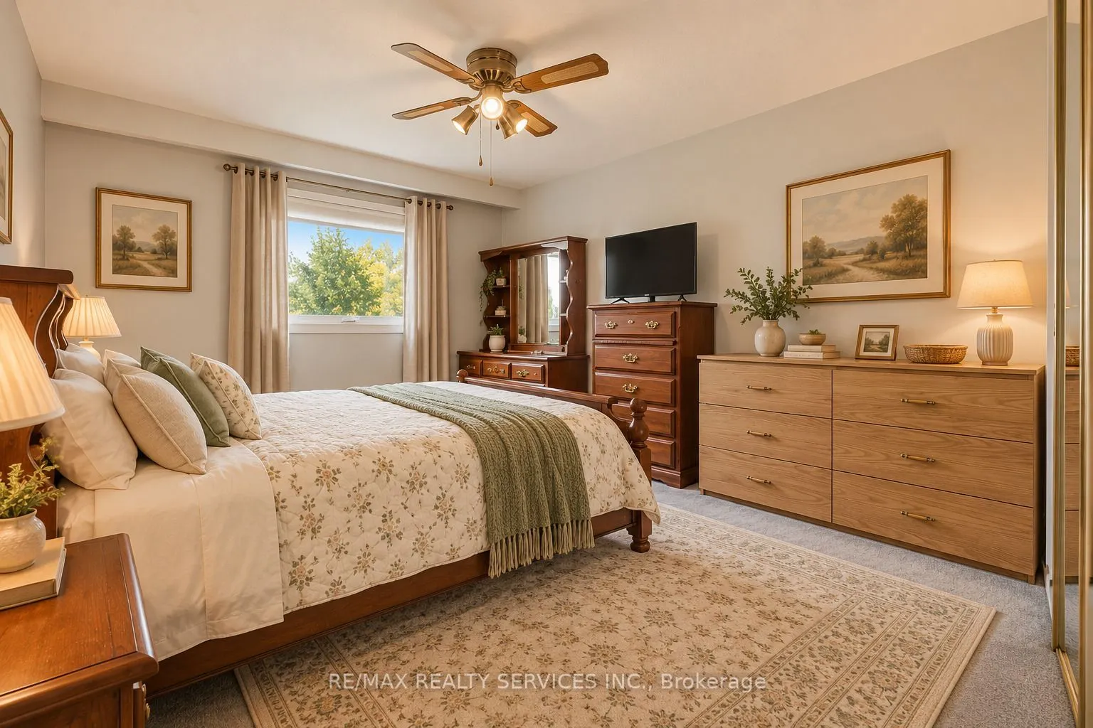 66 Hockley Path