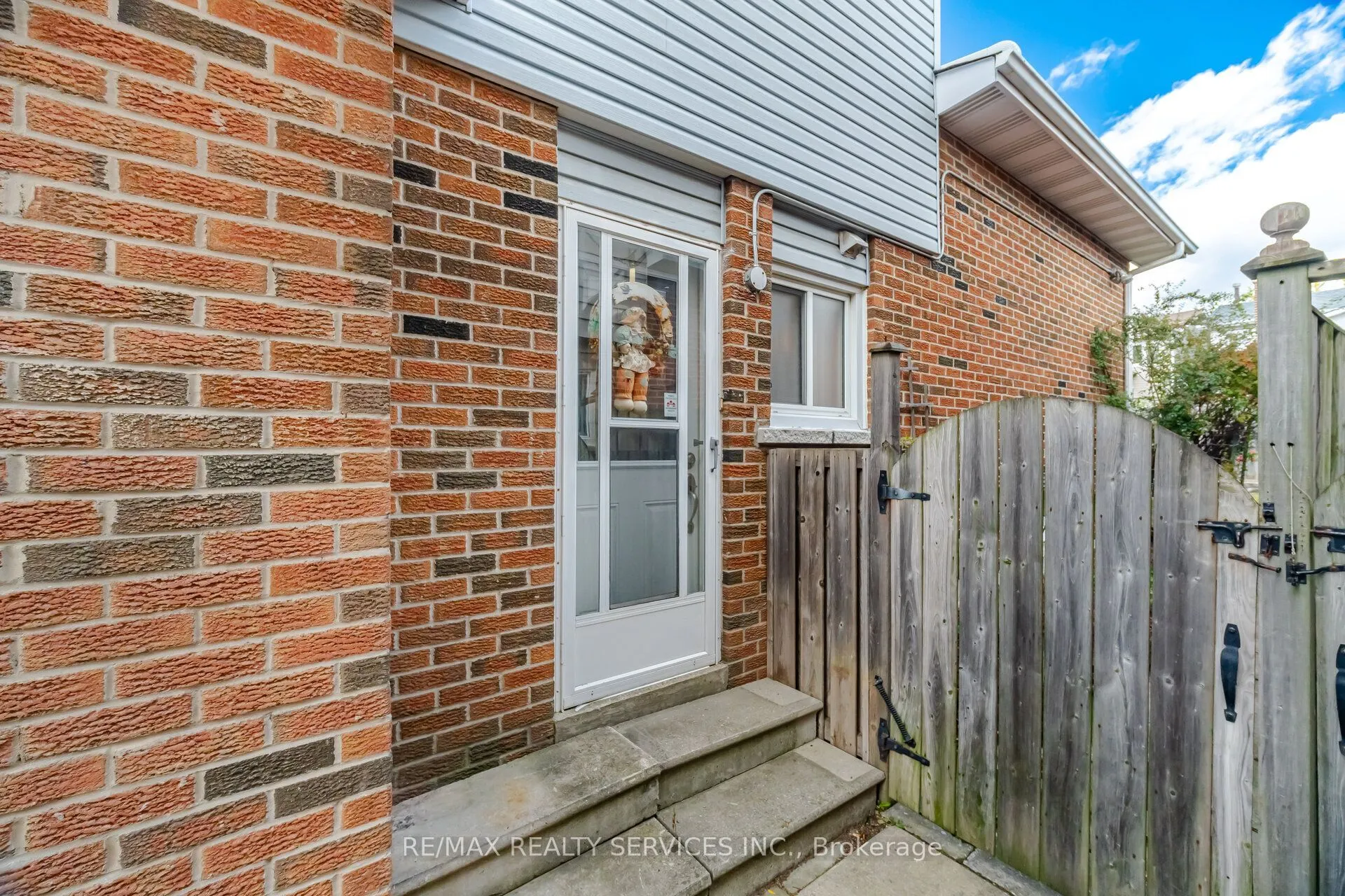 66 Hockley Path