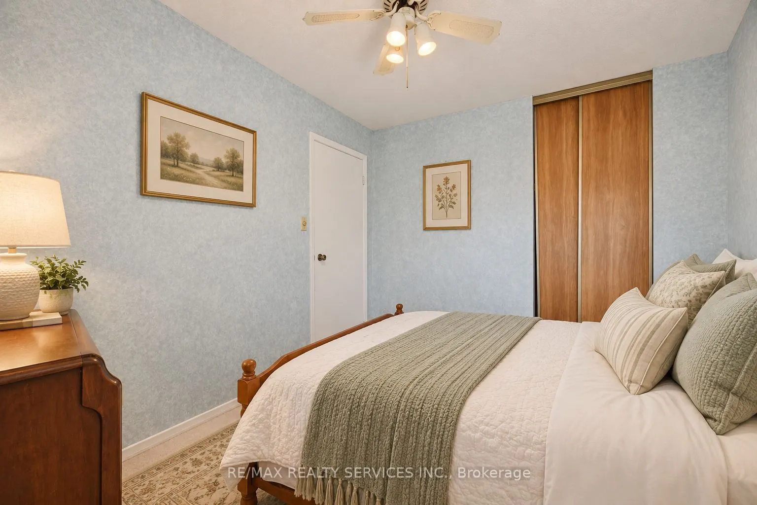 66 Hockley Path