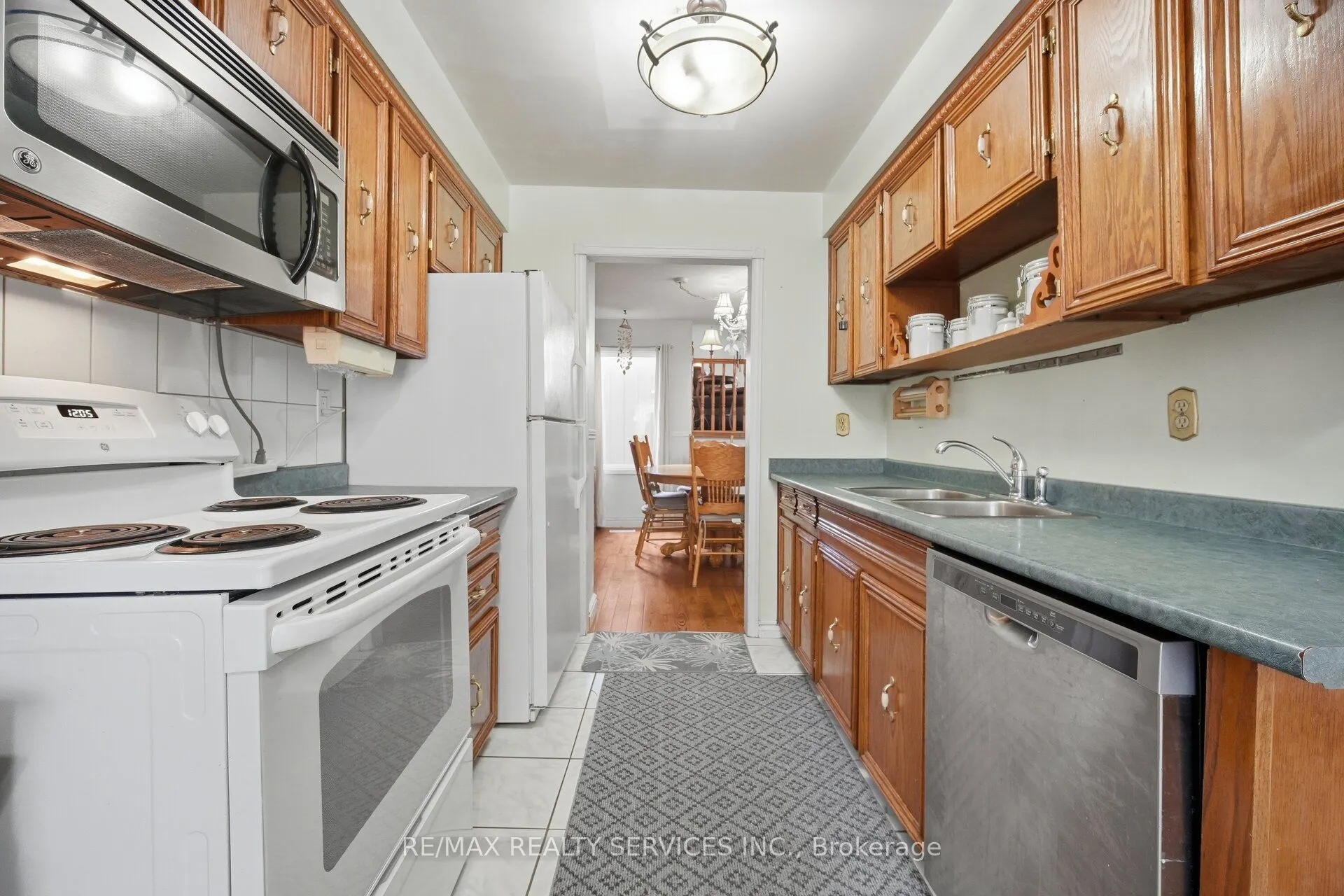 66 Hockley Path