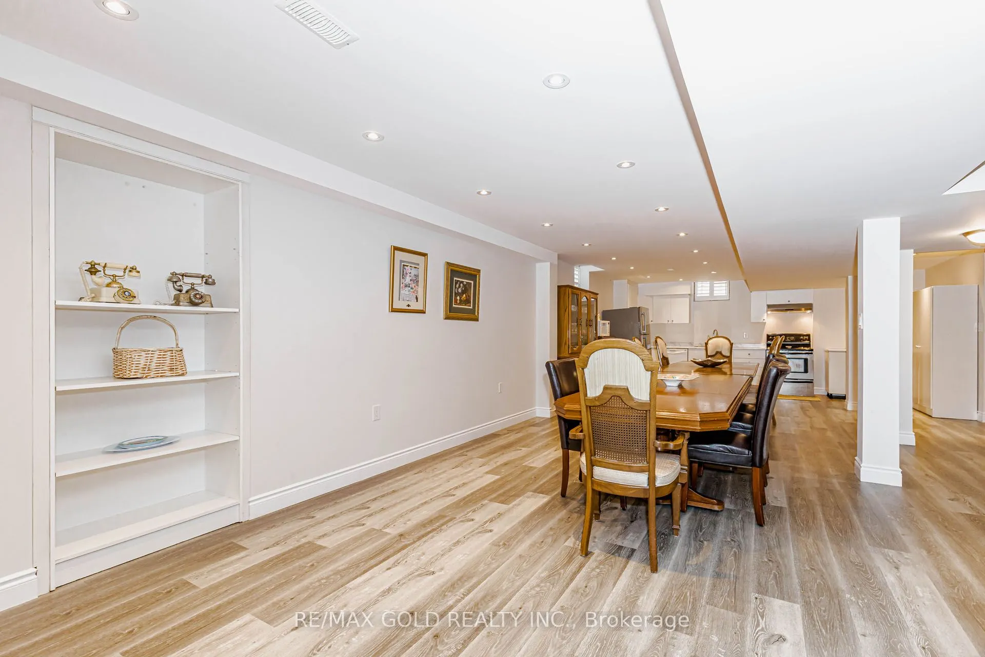 10 Falkland Road