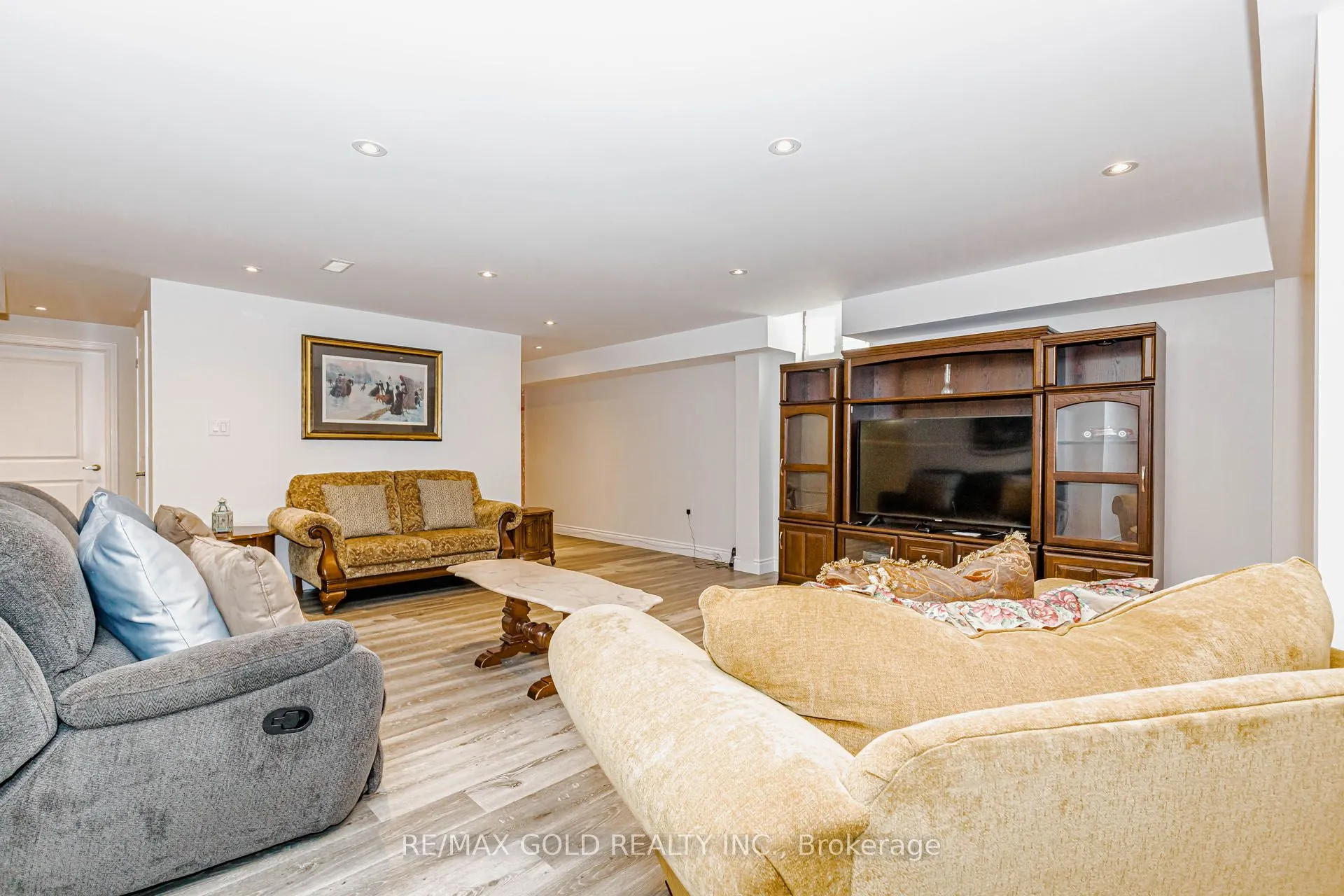 10 Falkland Road