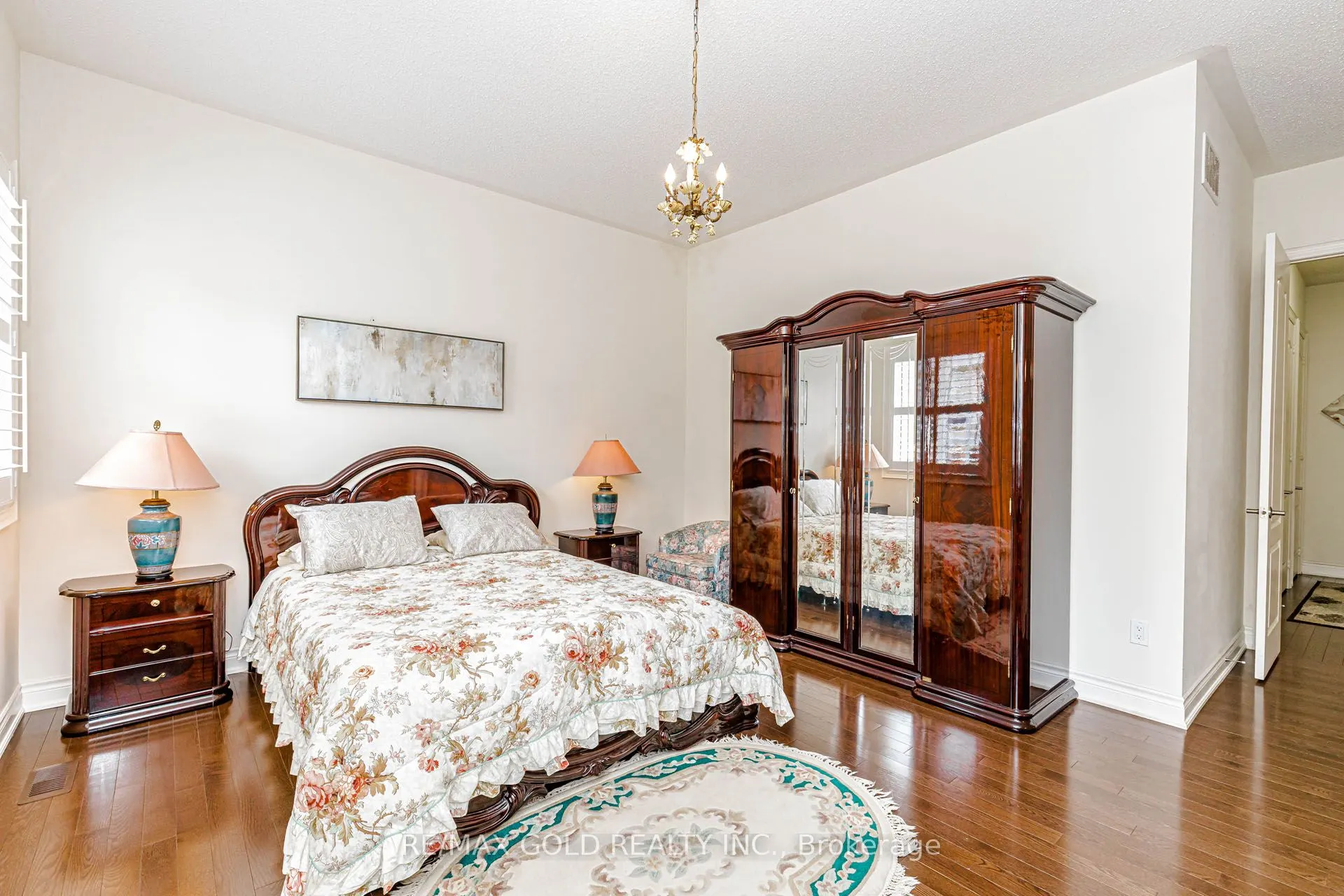 10 Falkland Road
