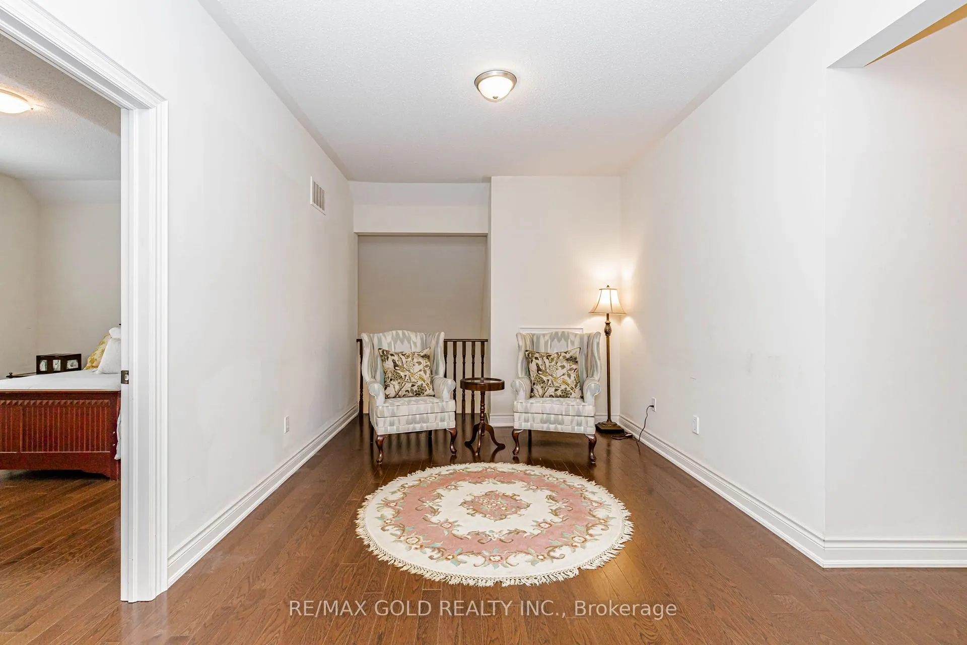 10 Falkland Road