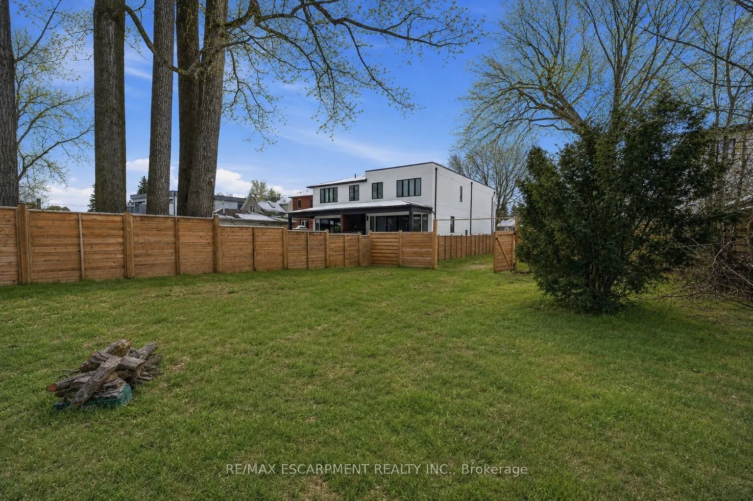 43 Broadview Avenue