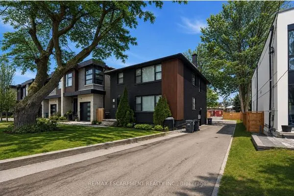 43 Broadview Avenue