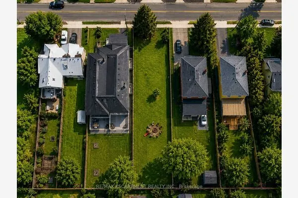 19 Broadview Avenue