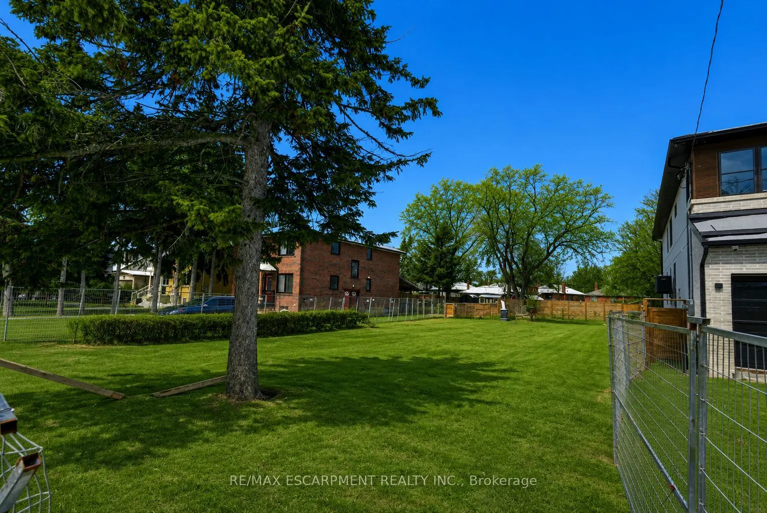 19 Broadview Avenue