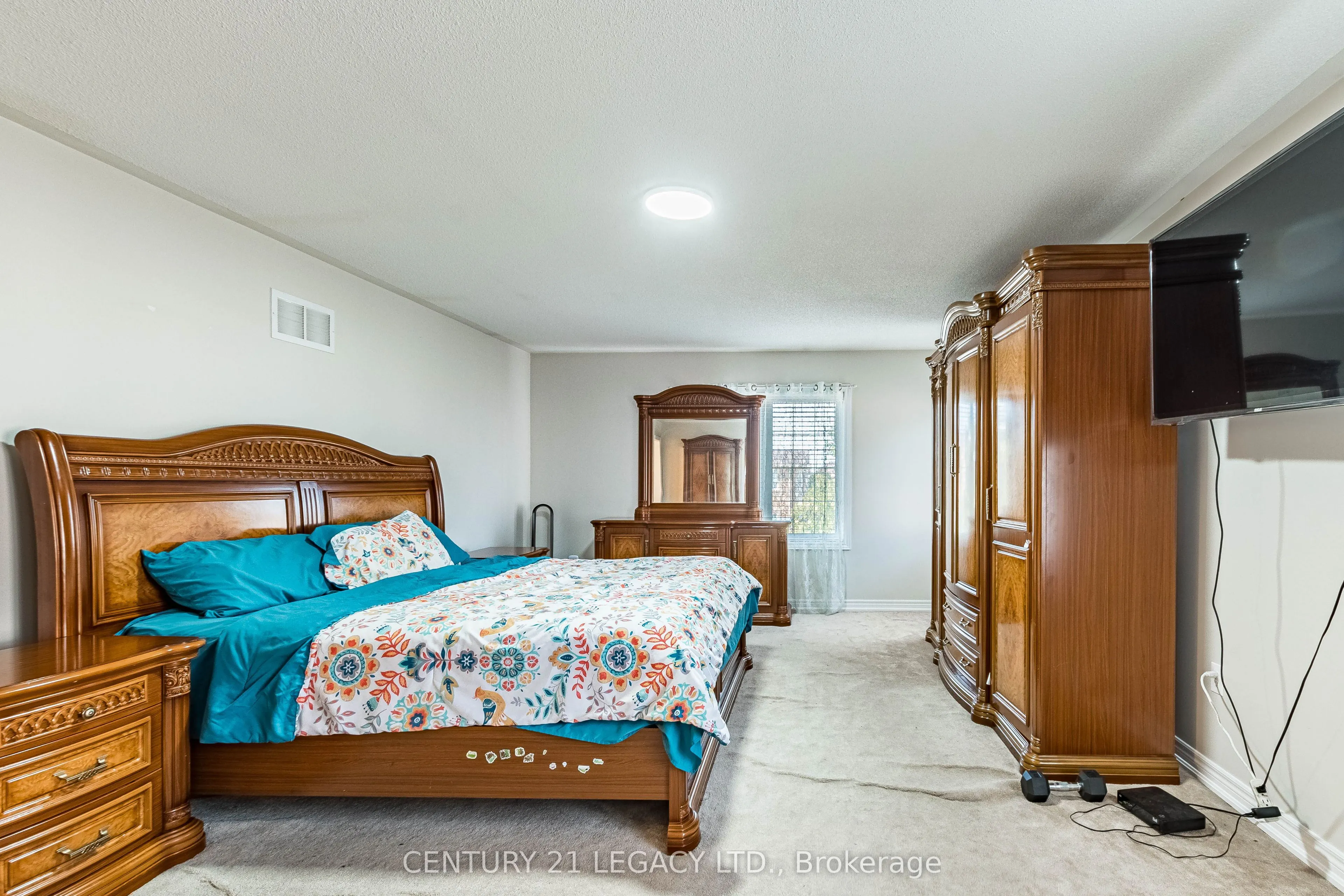 11 Drummondville Drive