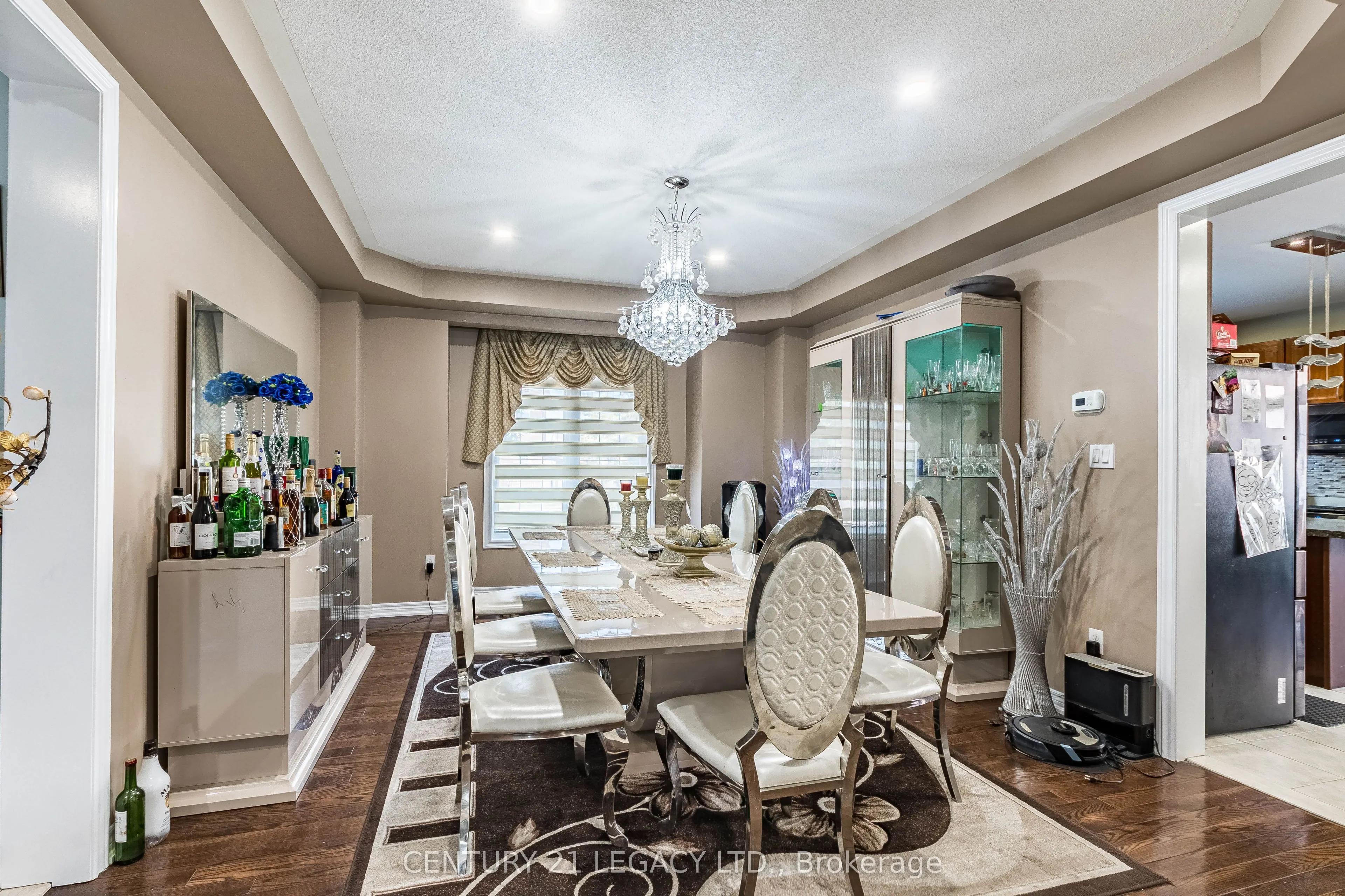 11 Drummondville Drive