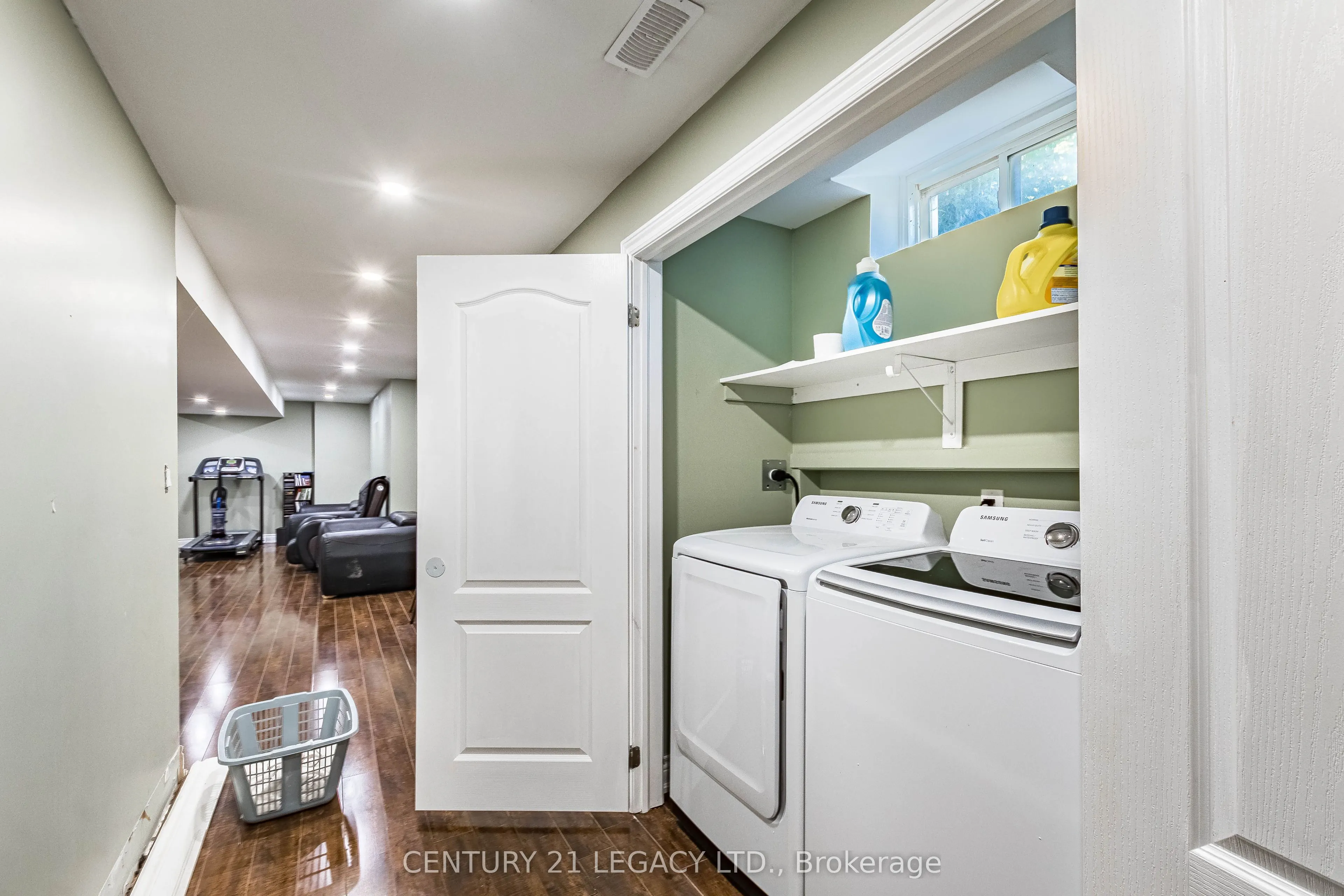 11 Drummondville Drive