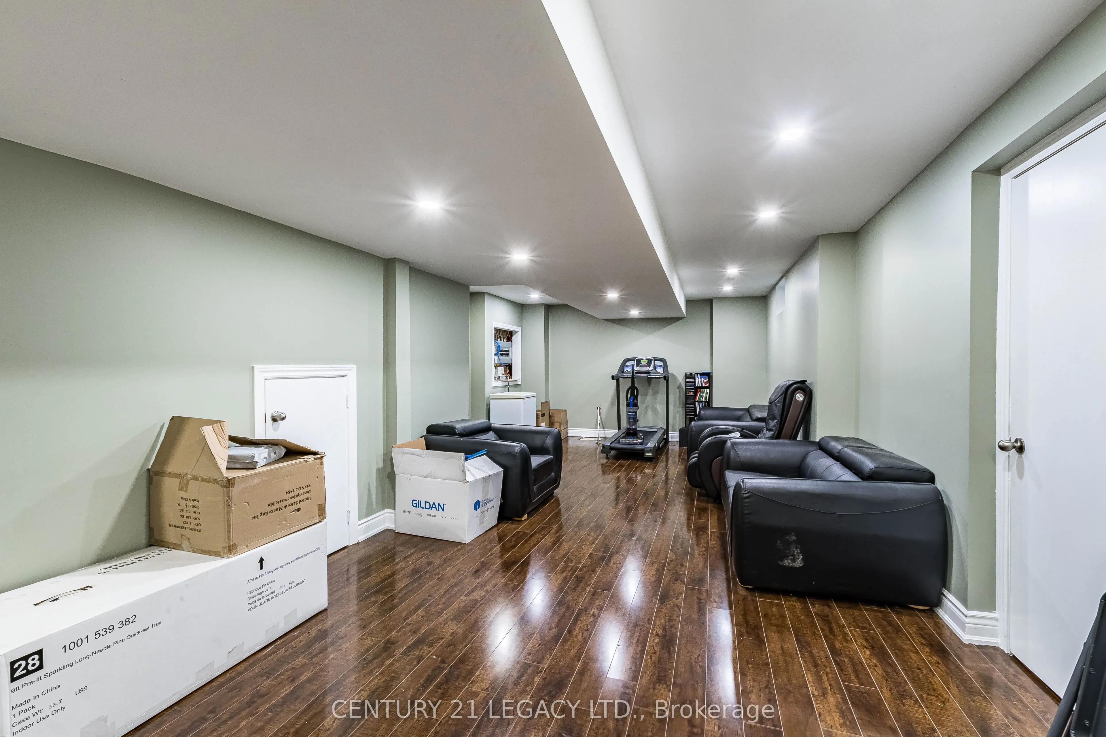 11 Drummondville Drive