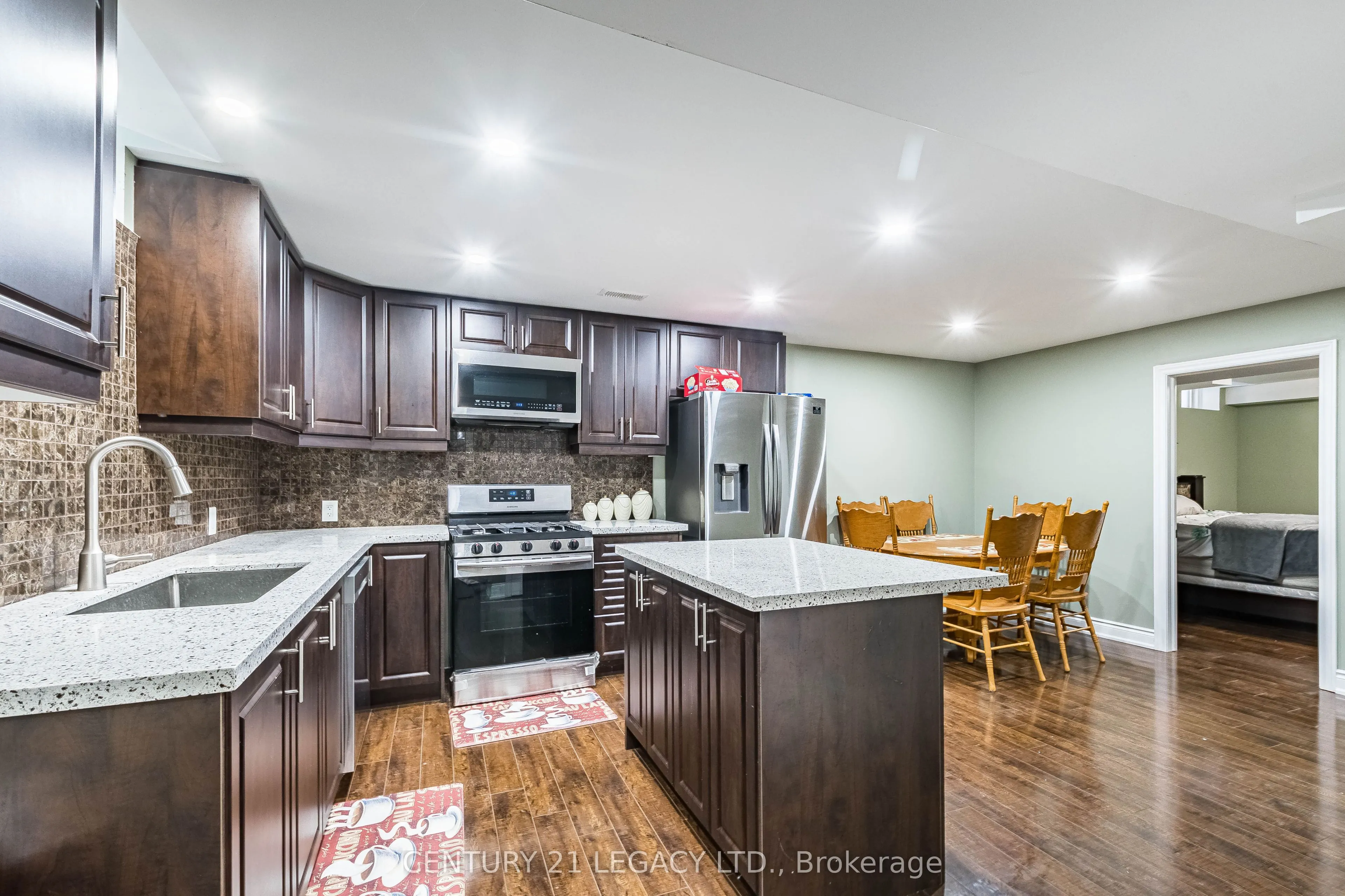 11 Drummondville Drive