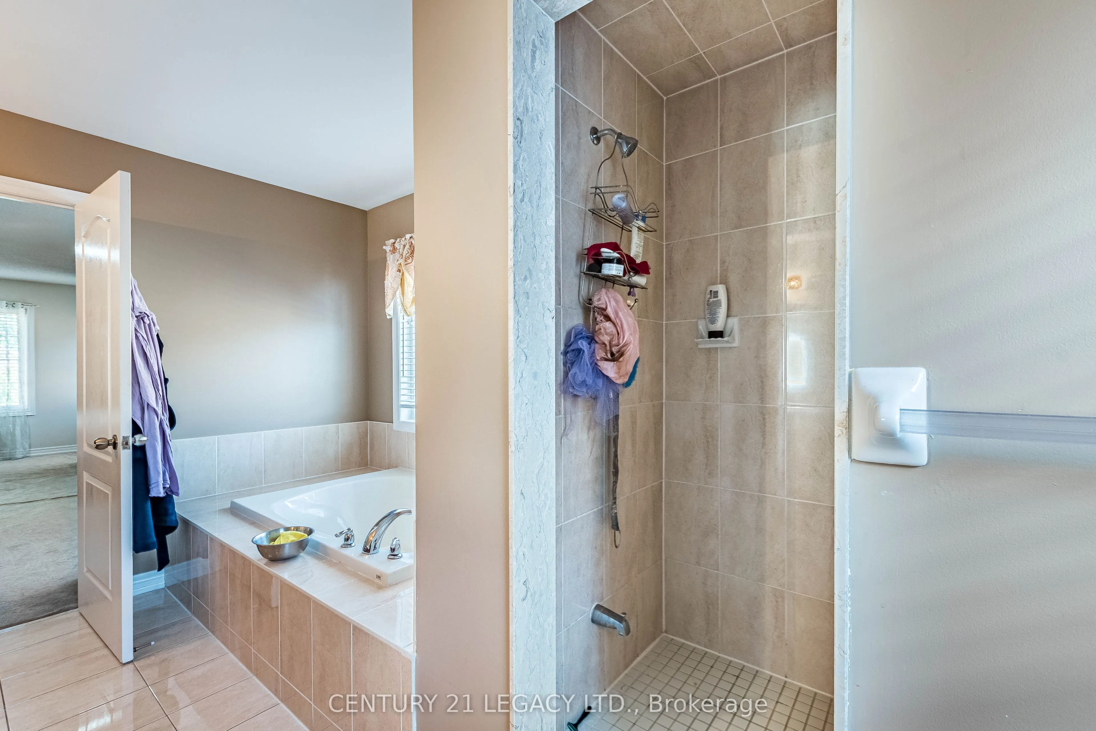 11 Drummondville Drive