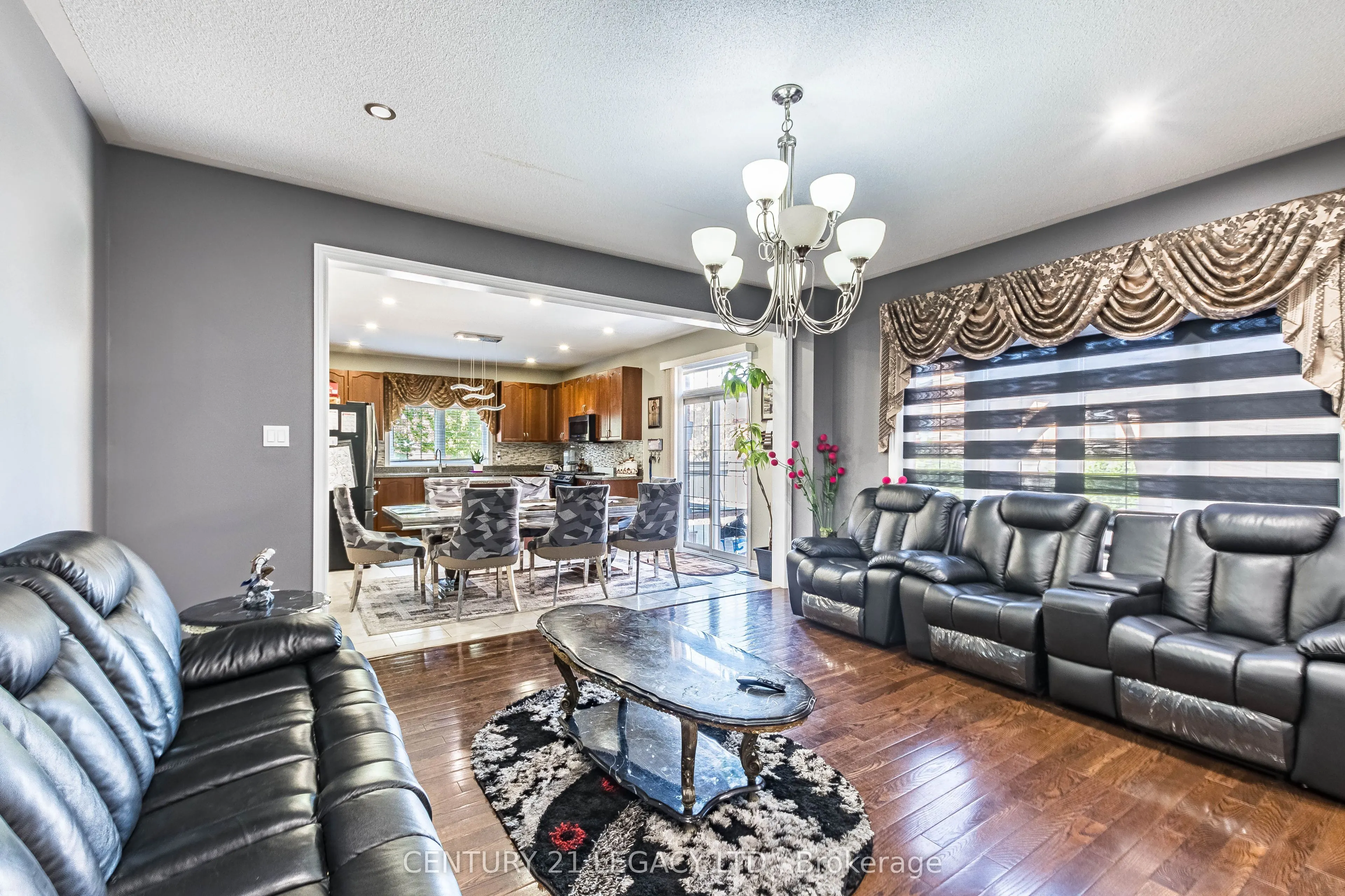 11 Drummondville Drive