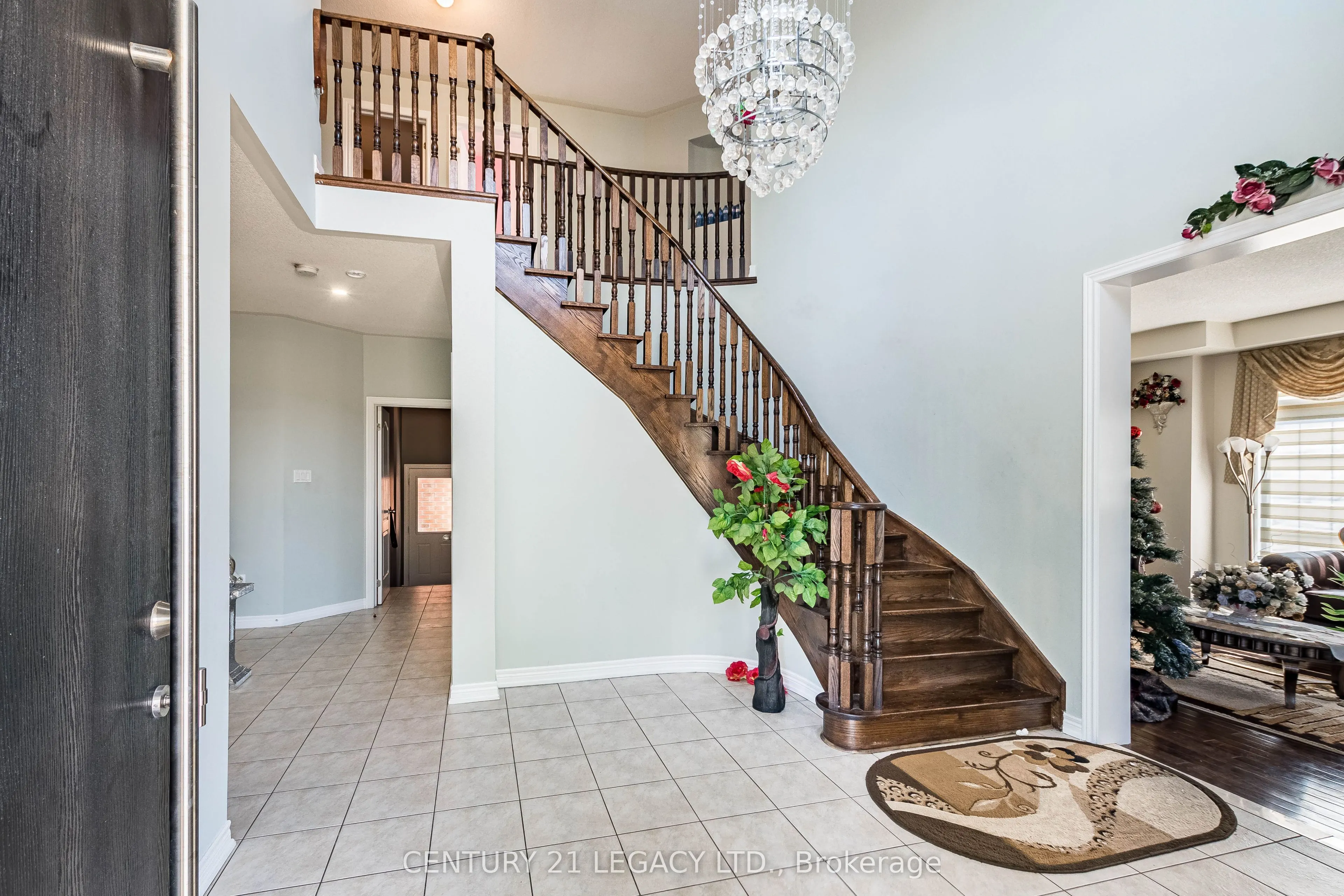 11 Drummondville Drive