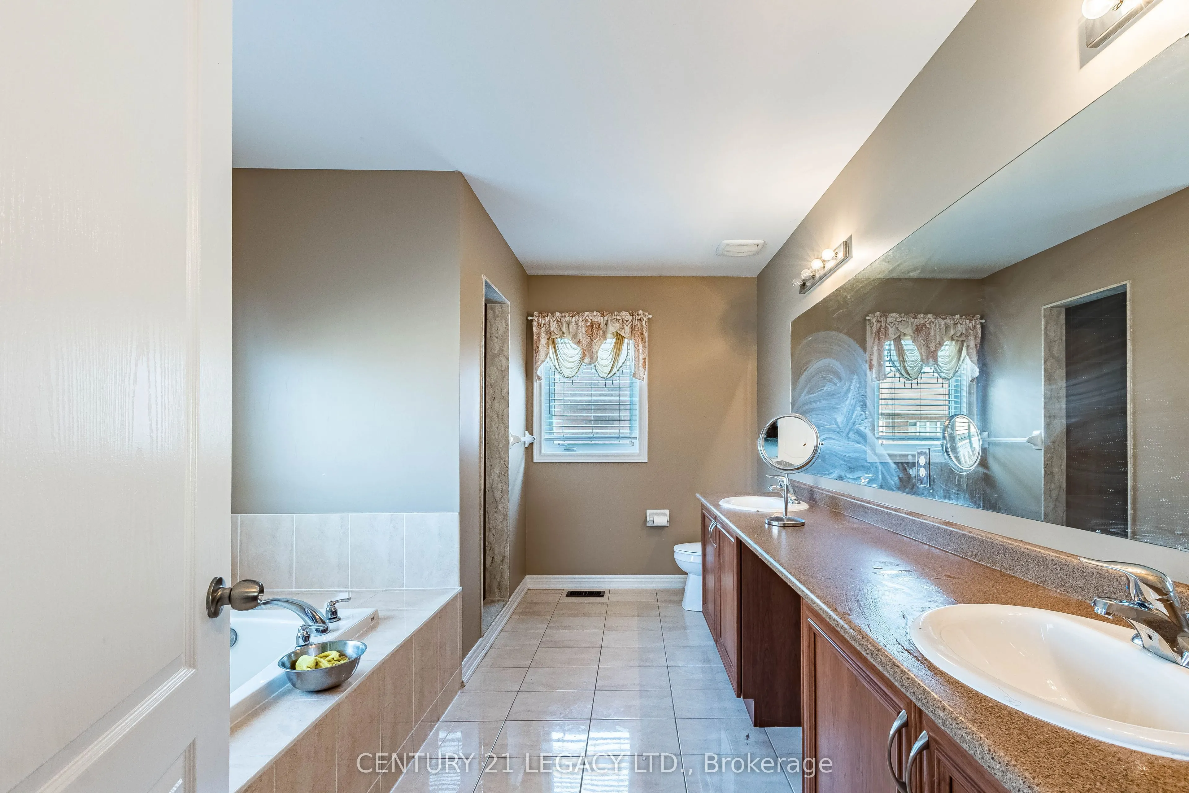 11 Drummondville Drive