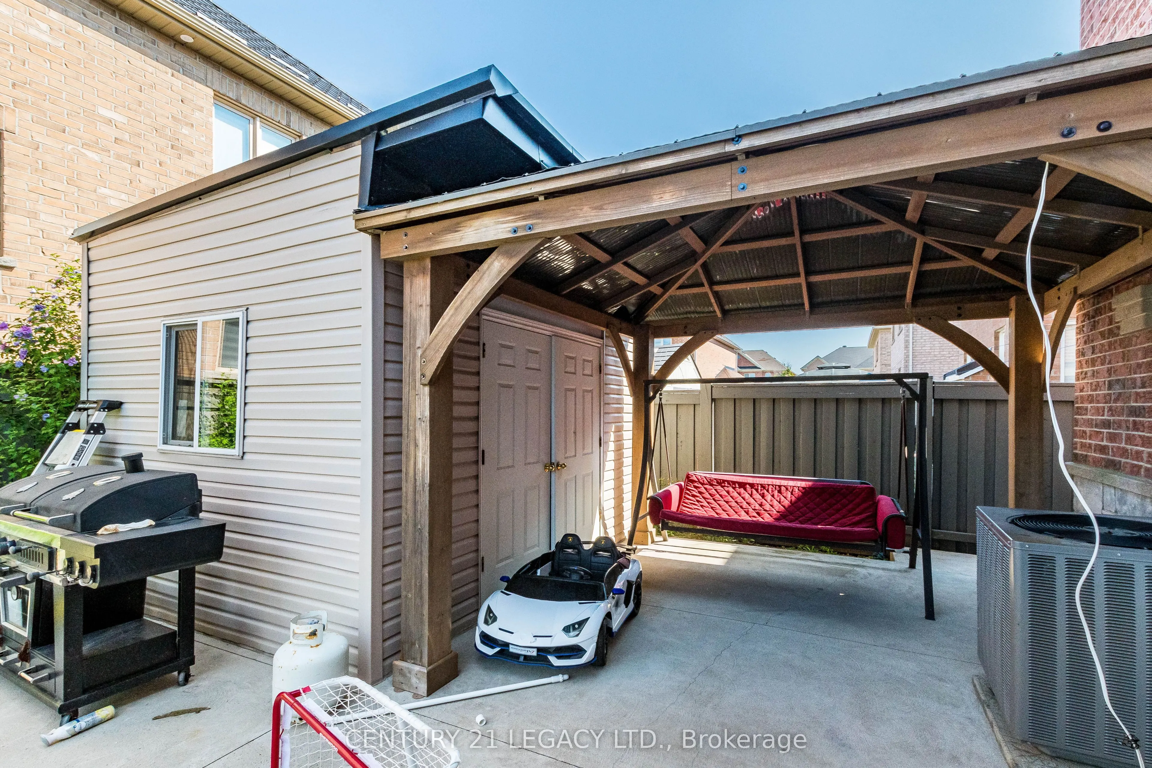 11 Drummondville Drive