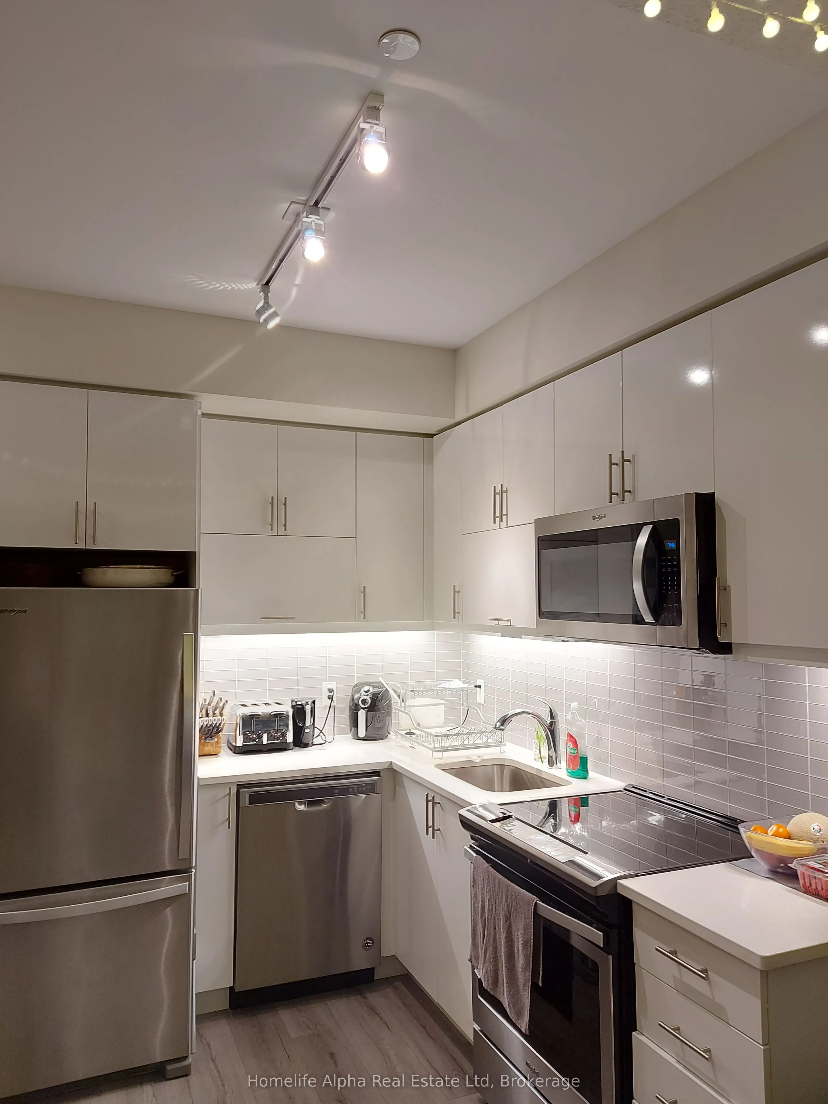 39 Annie Craig Drive #202