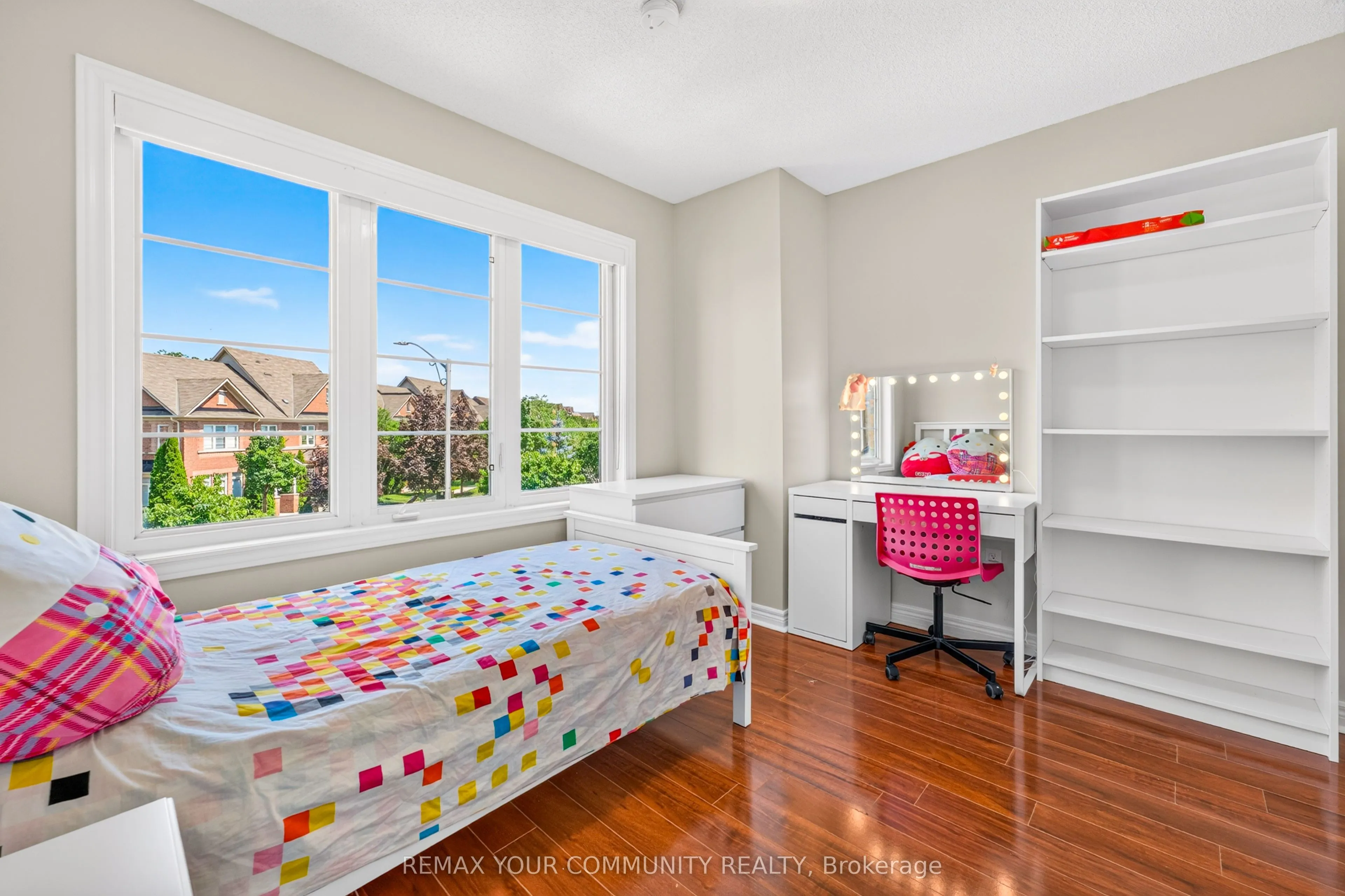 5578 Waterwind Crescent