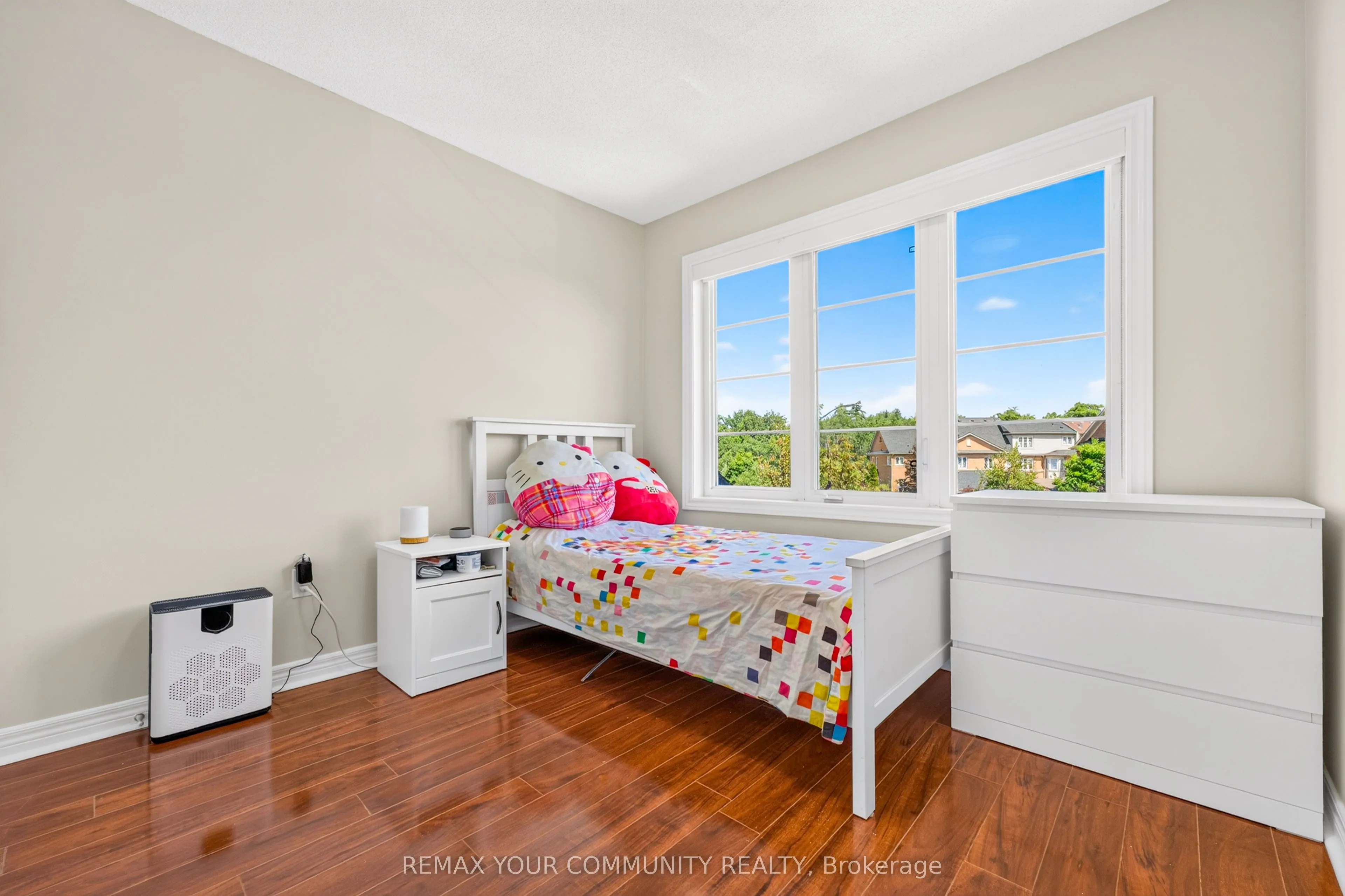 5578 Waterwind Crescent
