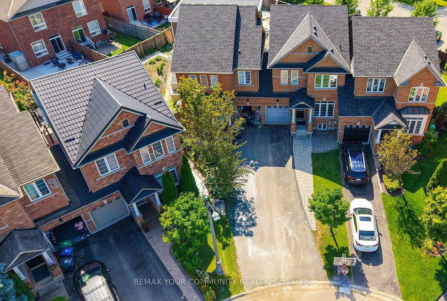 5578 Waterwind Crescent