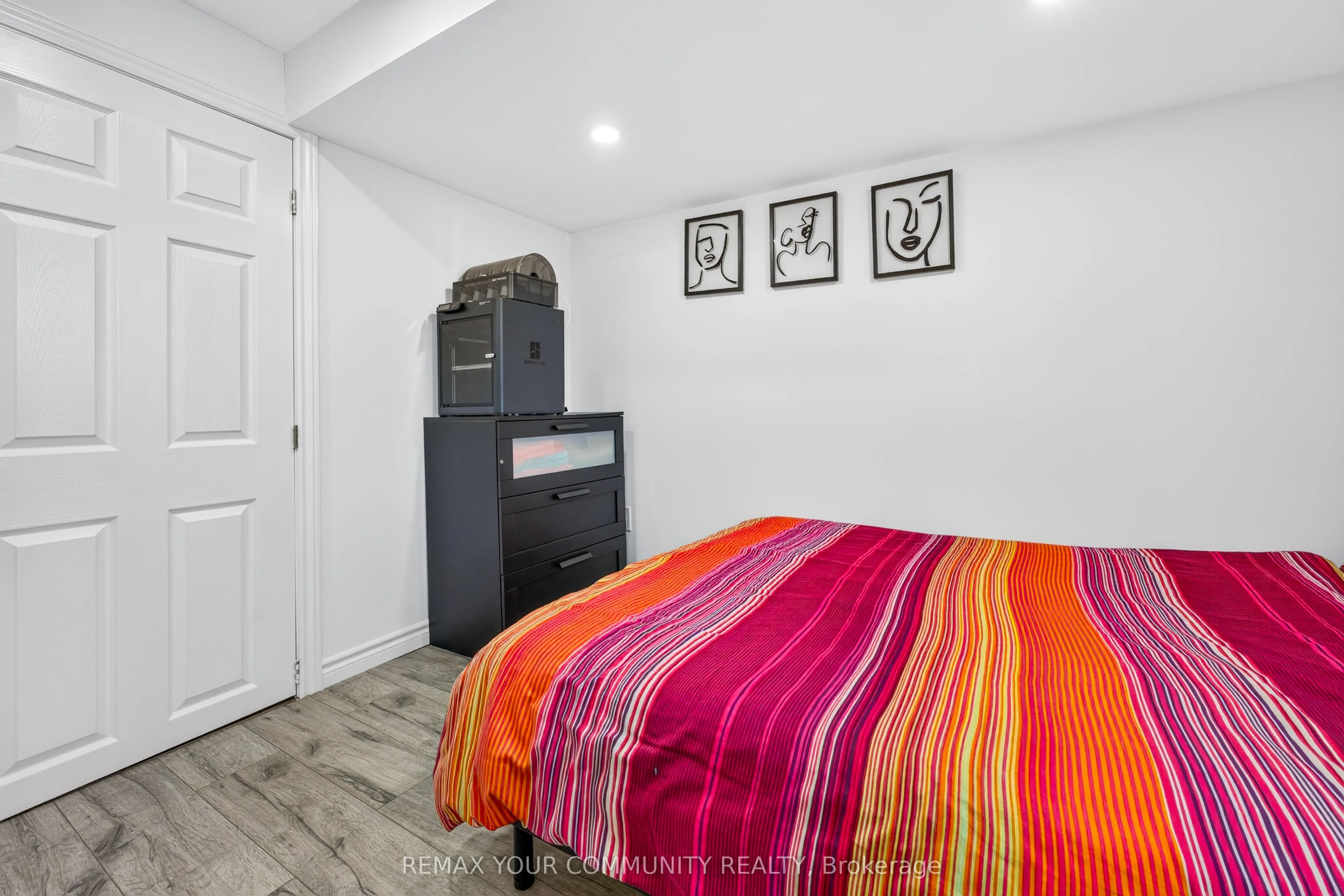 5578 Waterwind Crescent