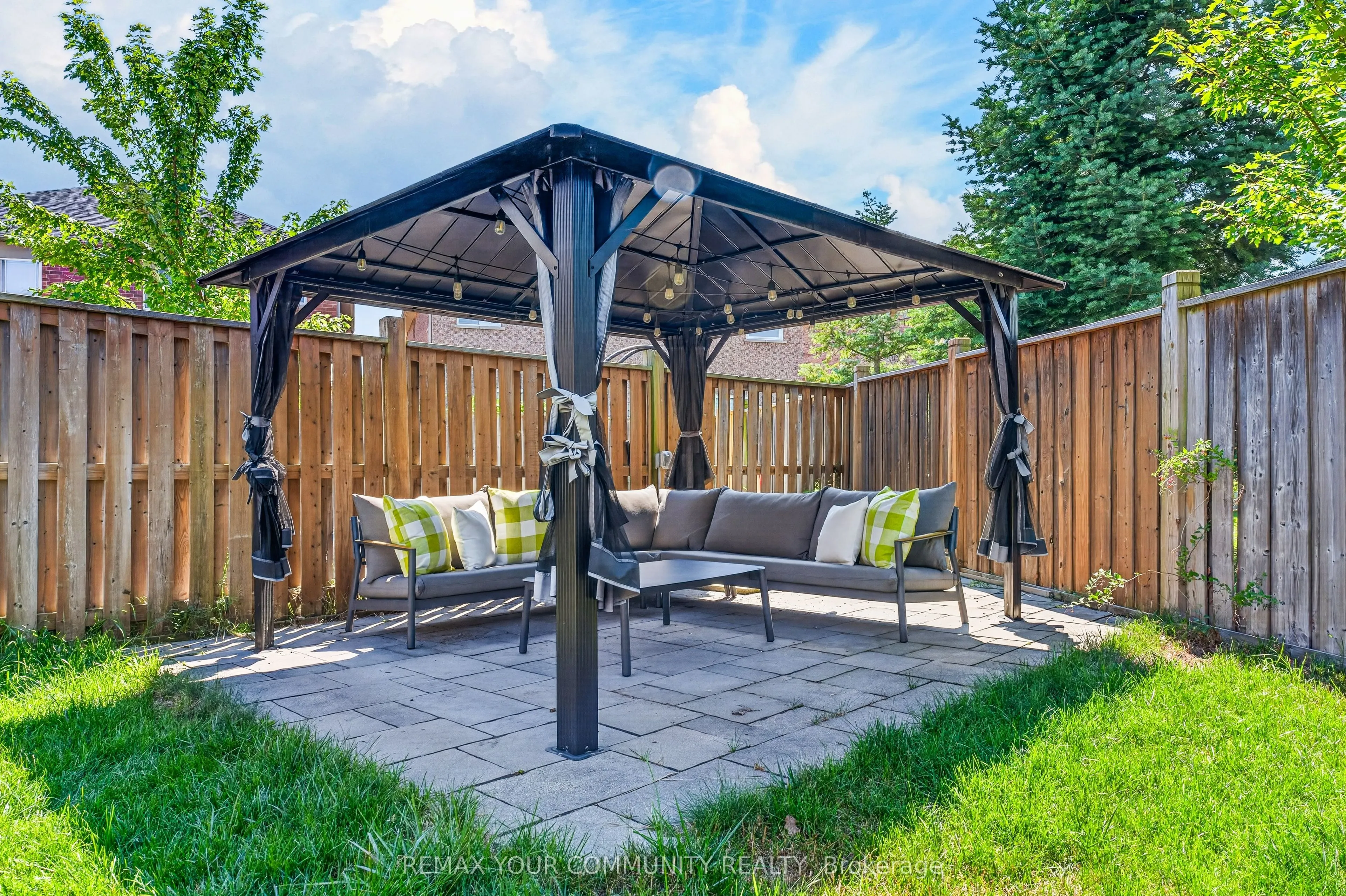 5578 Waterwind Crescent
