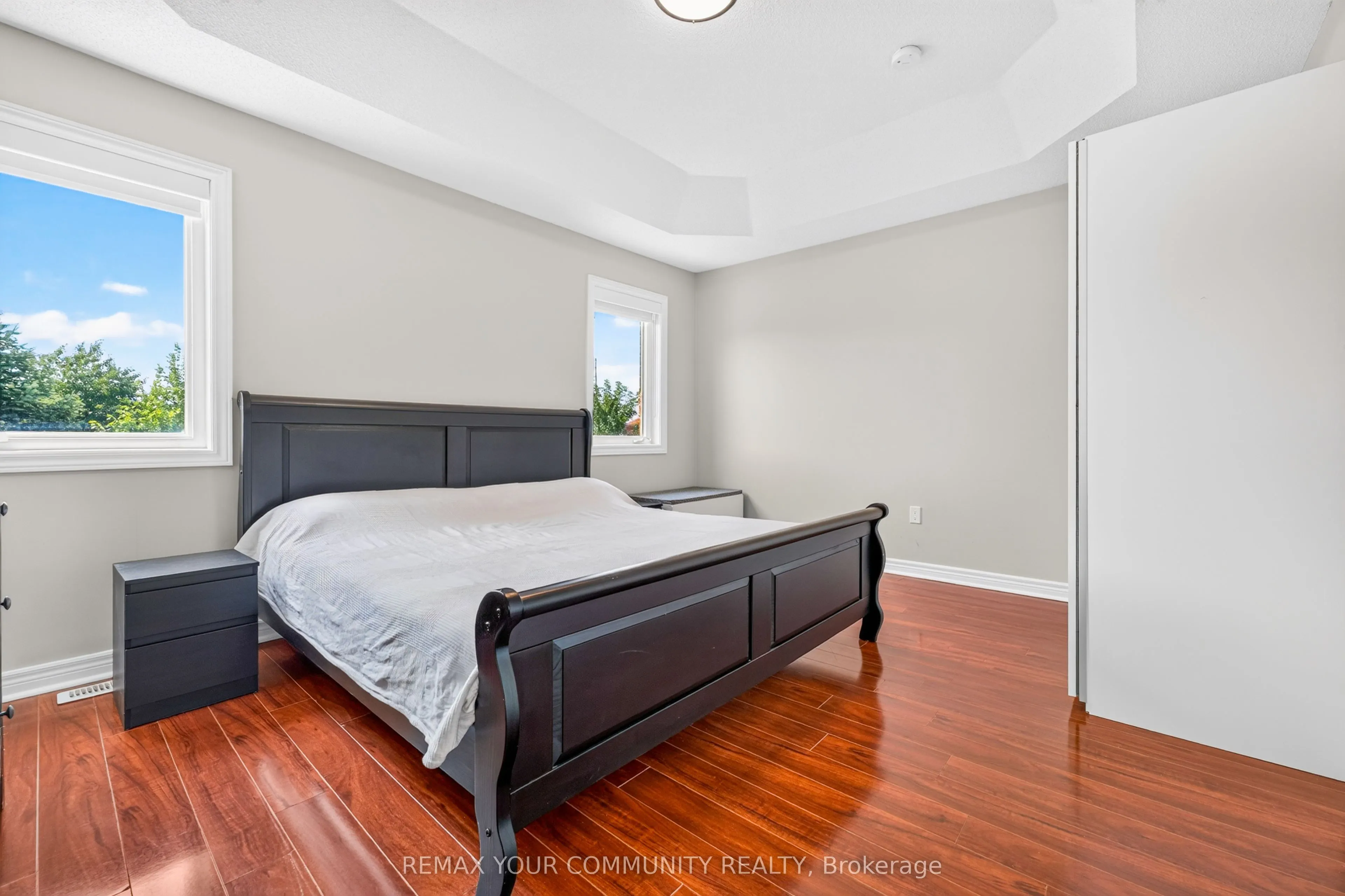 5578 Waterwind Crescent