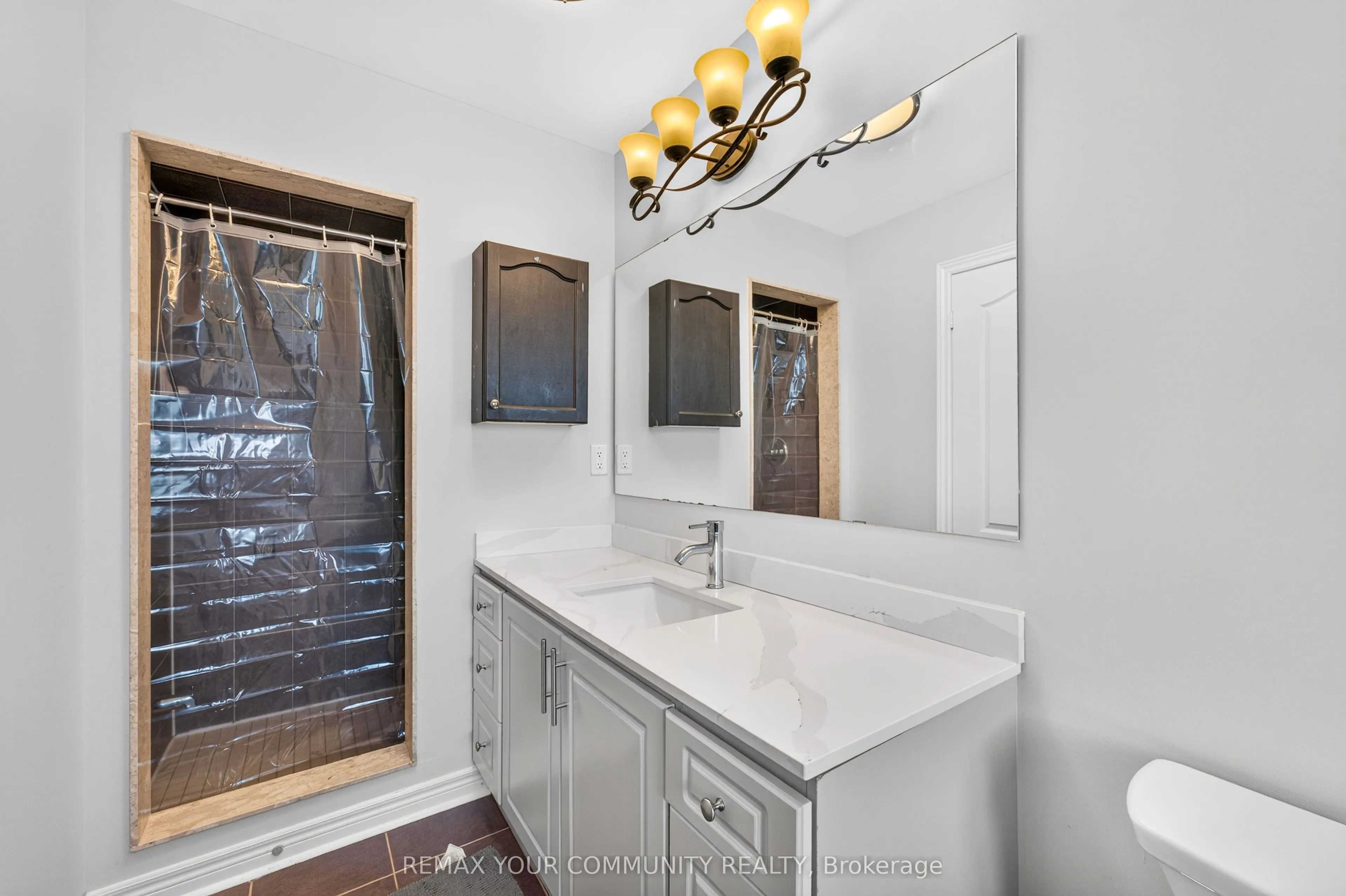 5578 Waterwind Crescent