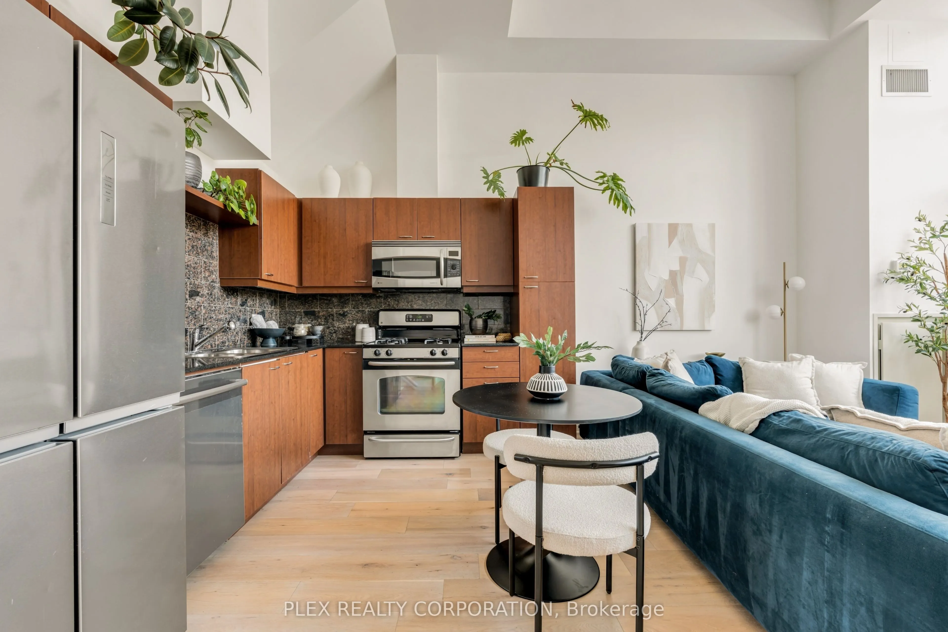 437 Roncesvalles Avenue #410